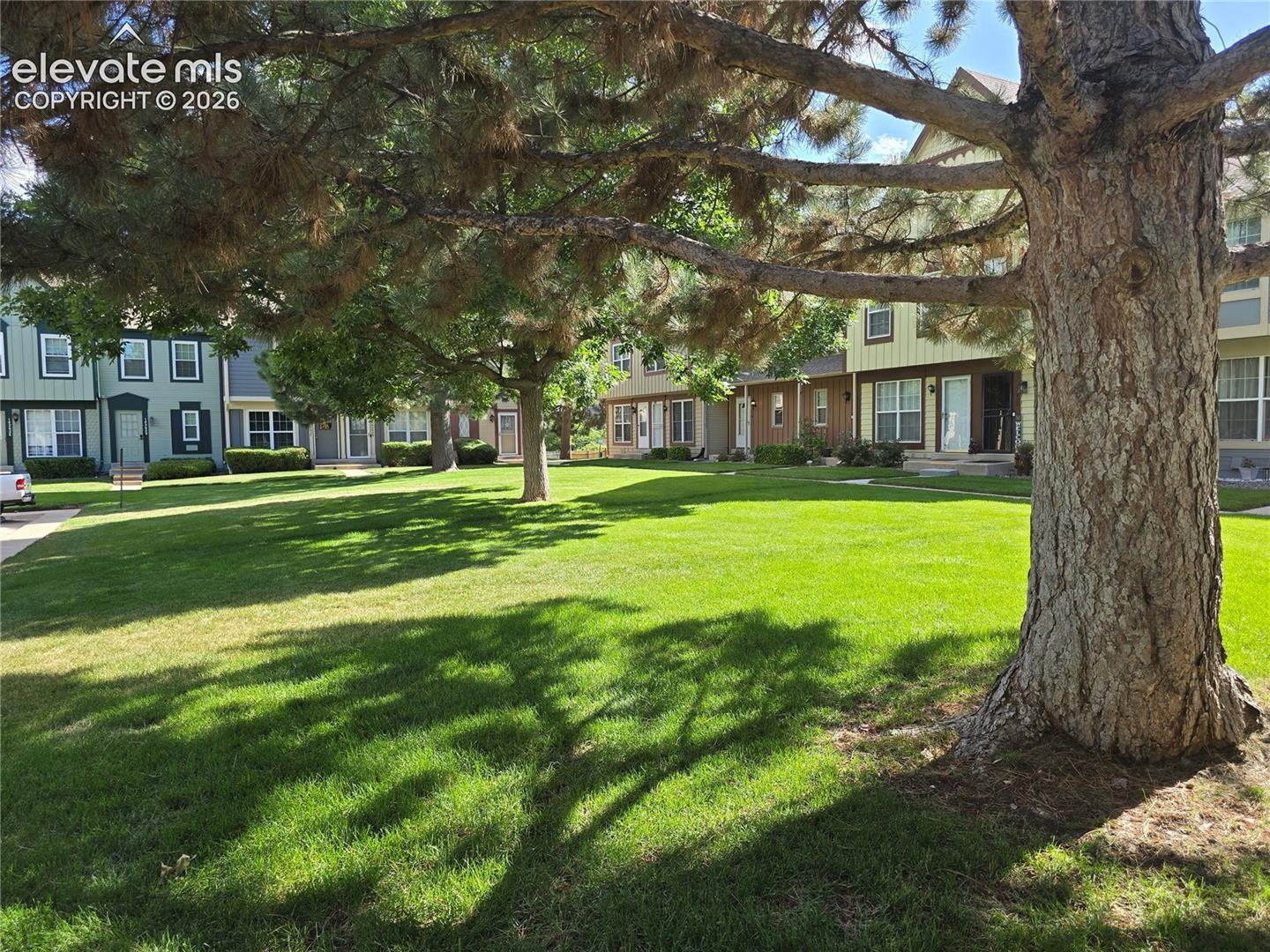 14232 Hawaii Circle, photo 21