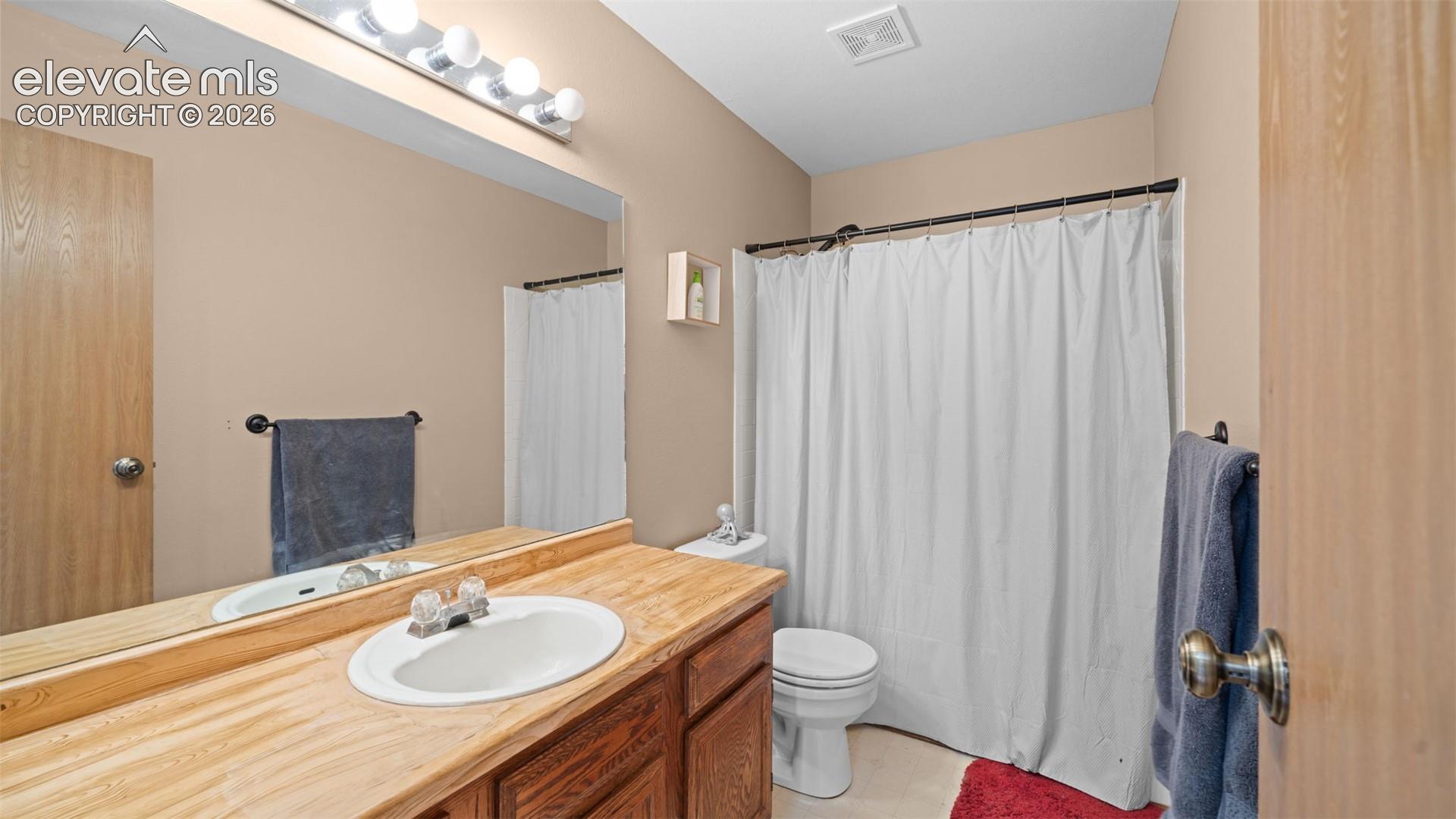 Listing photo 11 for 1180 Goodview Court
