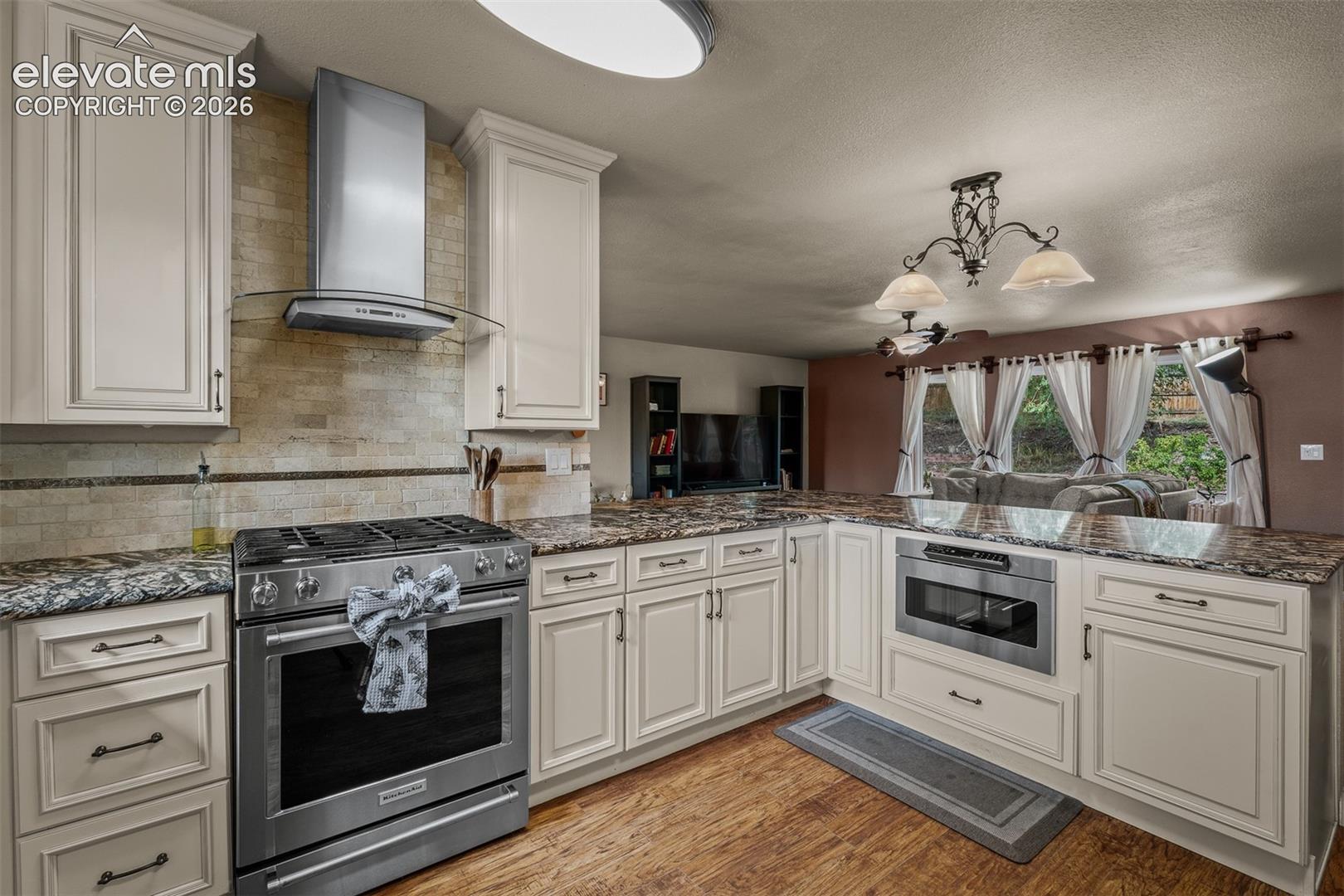 Listing photo 11 for 5119 Constitution Avenue