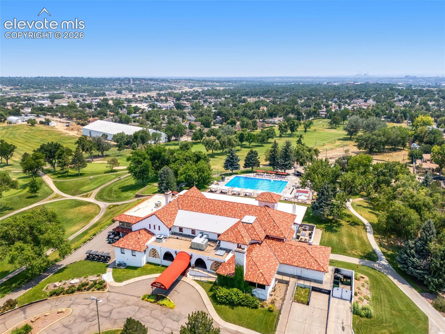 Listing photo 36 for 2935 Country Club Drive