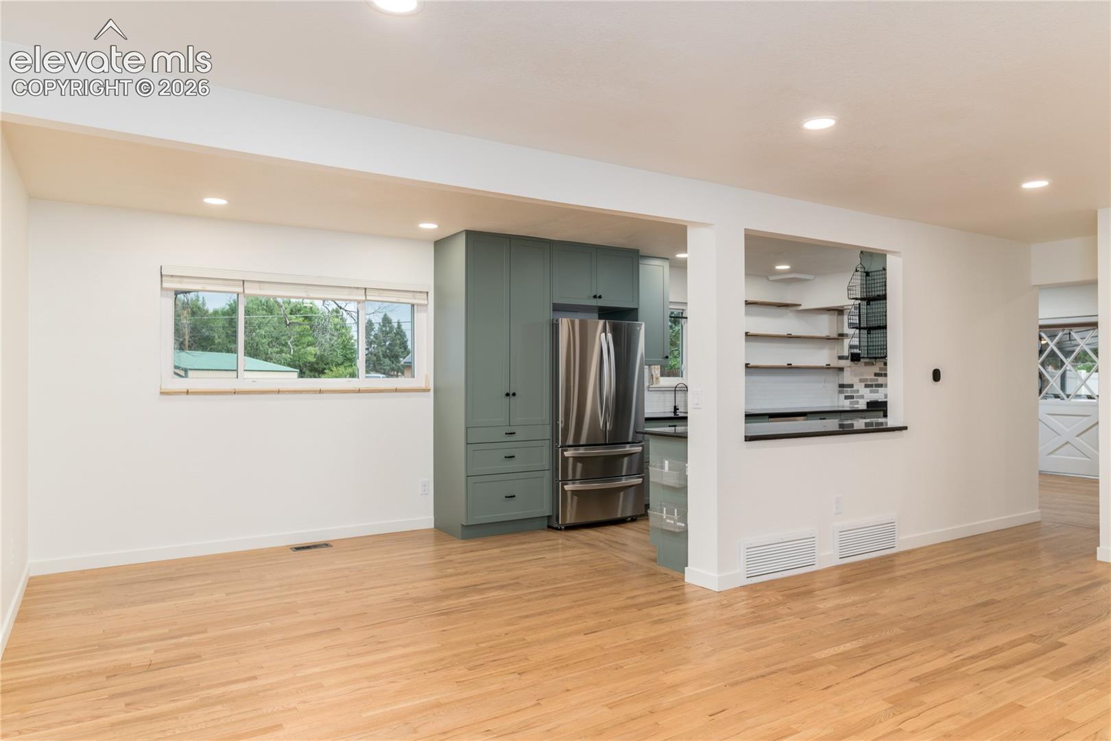 702 Leta Drive, photo 8