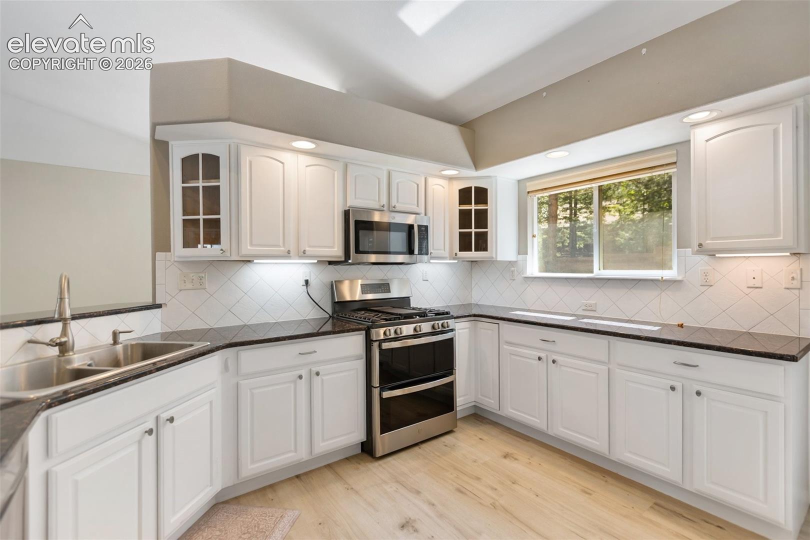 Listing photo 13 for 671 Misty Pines Circle