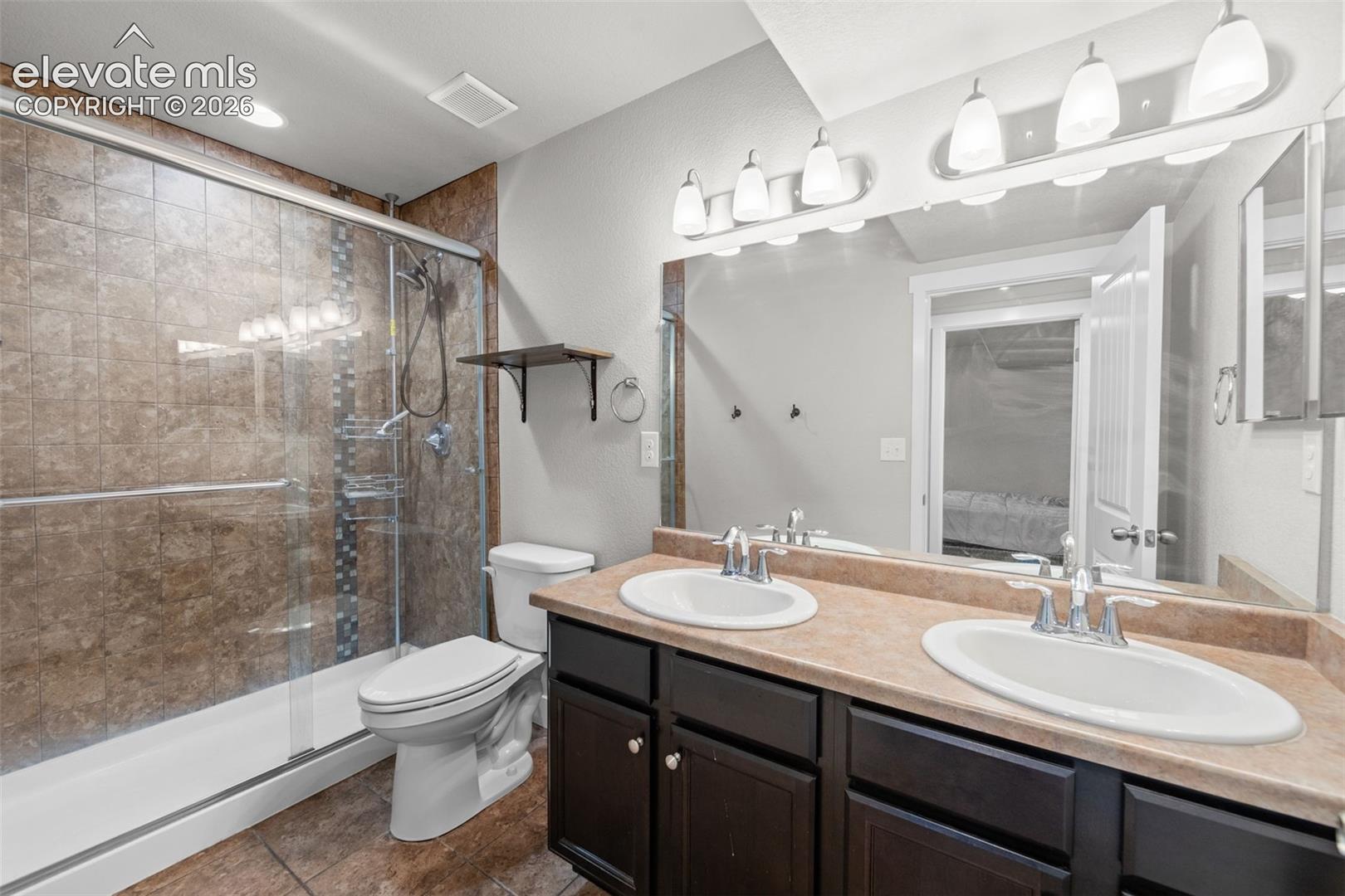 Listing photo 20 for 7447 Peachleaf Drive