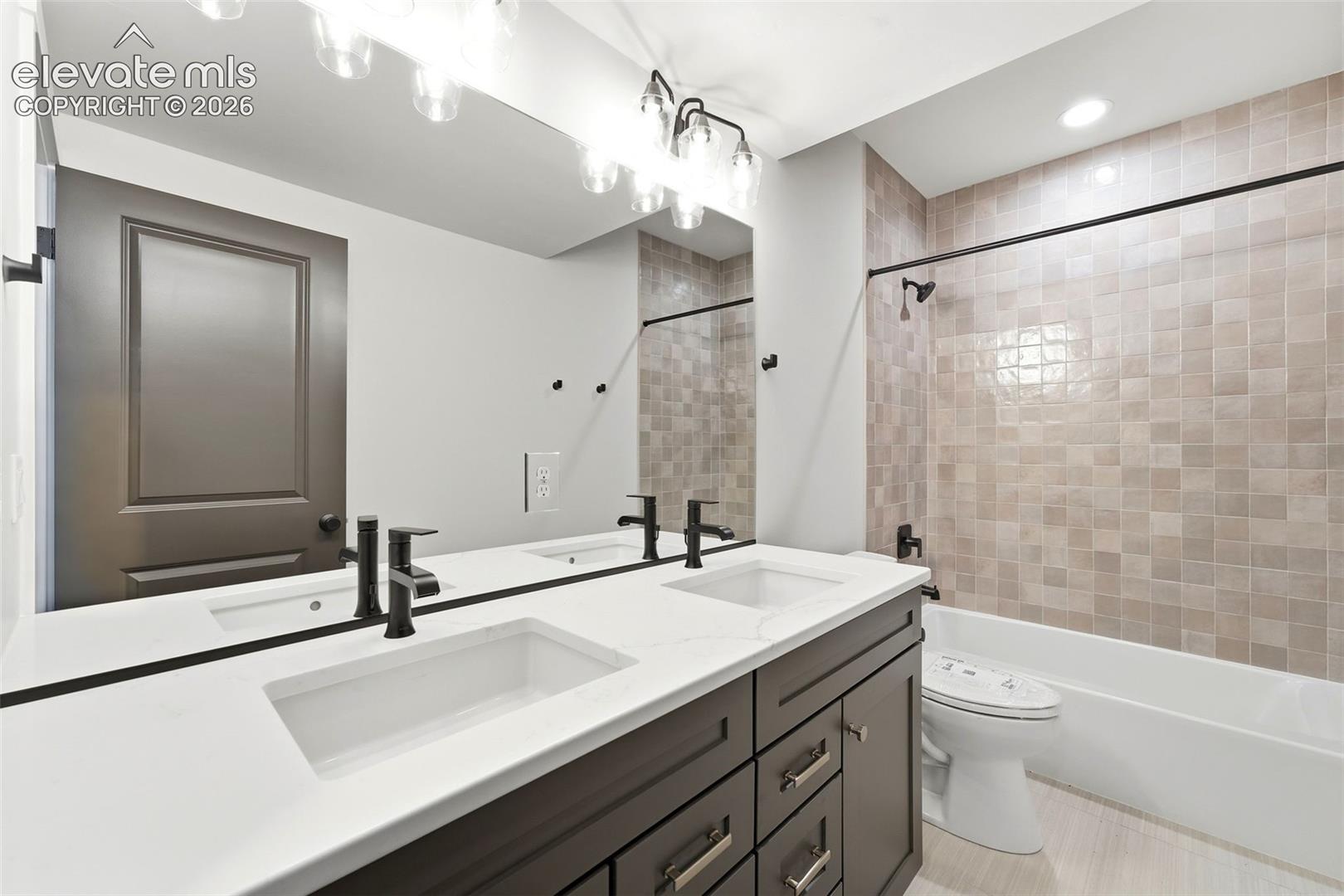 Listing photo 37 for 2429 Sangria Court