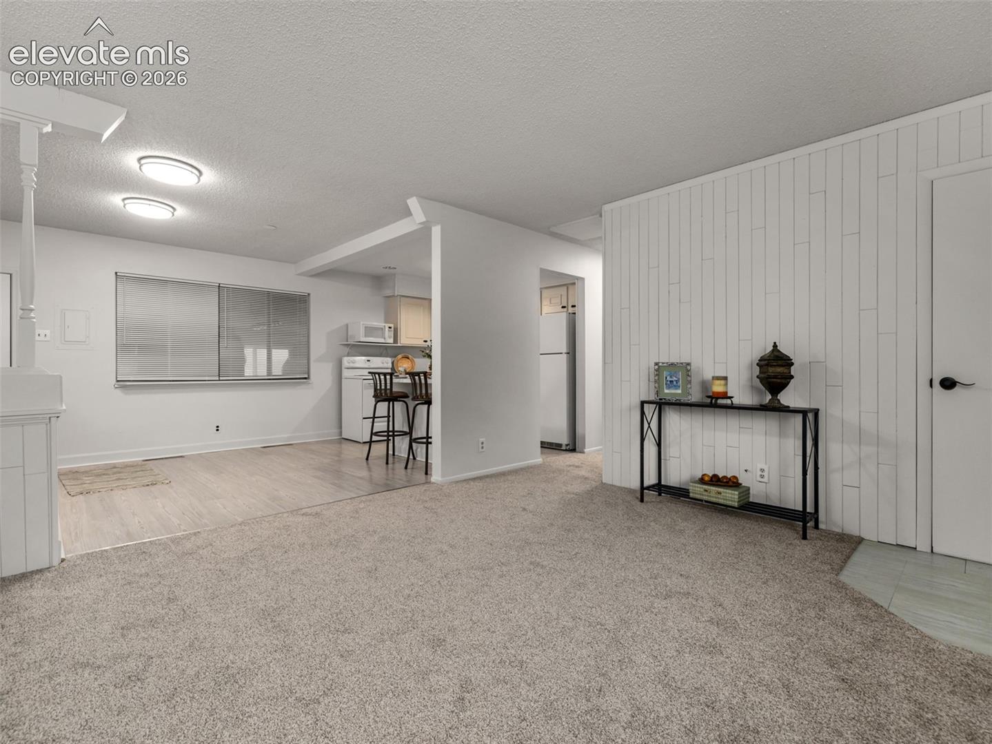 Listing photo 3 for 3950 Fairfield Lane