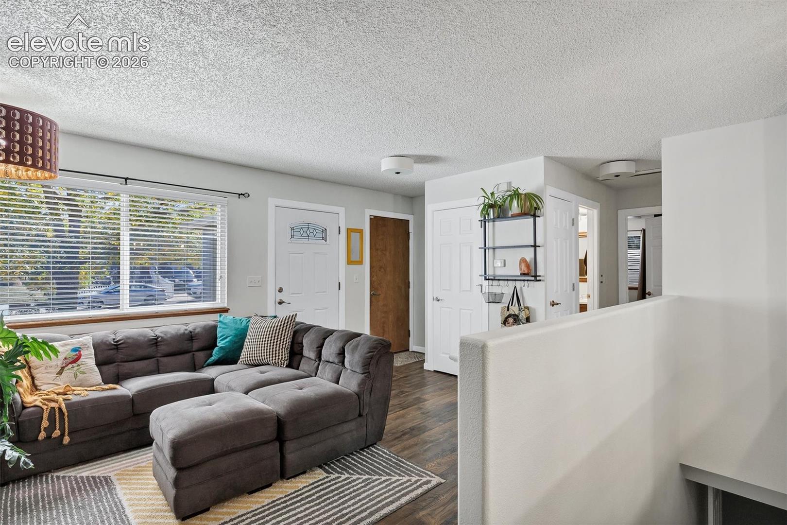 Listing photo 8 for 5168 Austerlitz Drive
