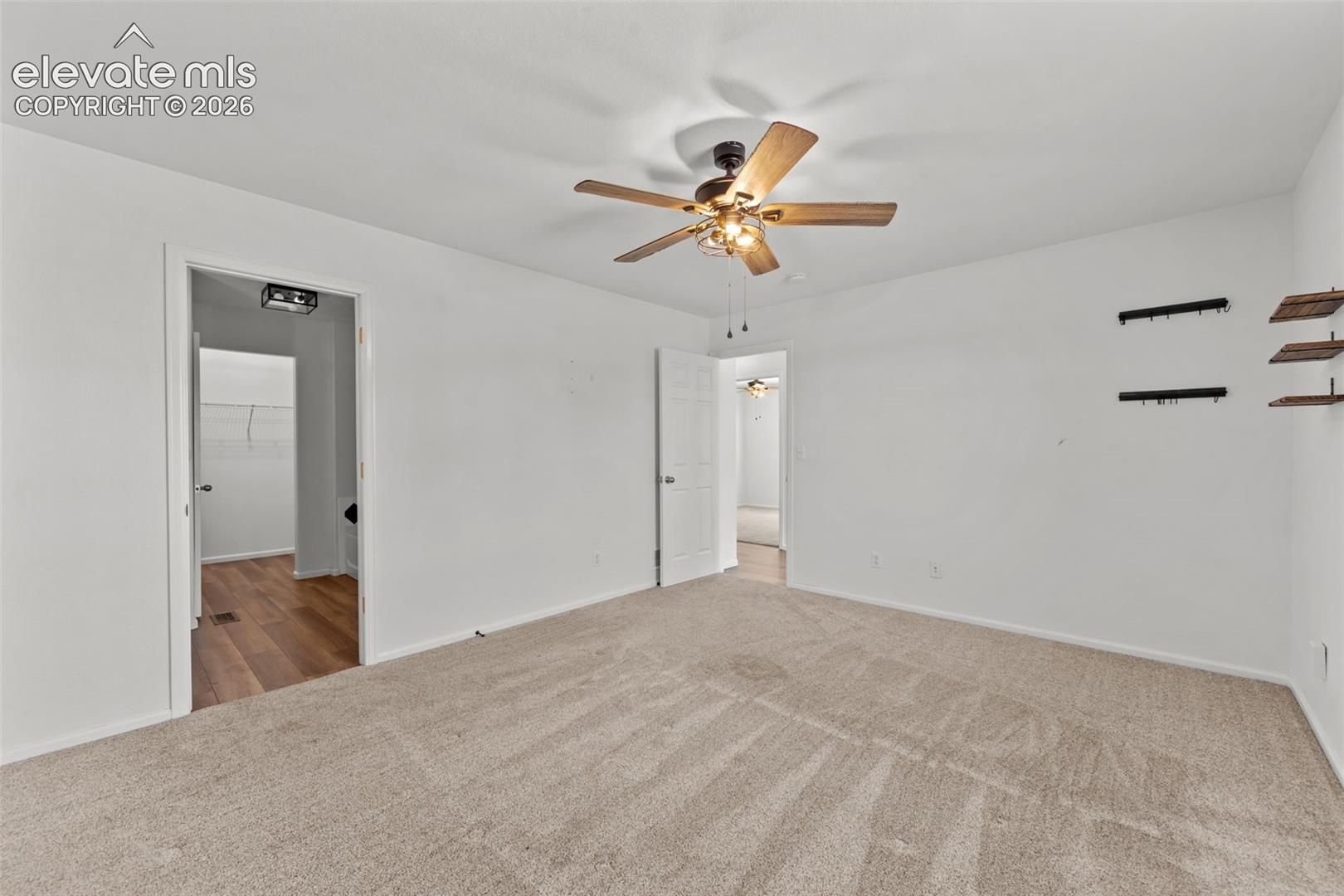 Listing photo 16 for 11095 Falling Star Road