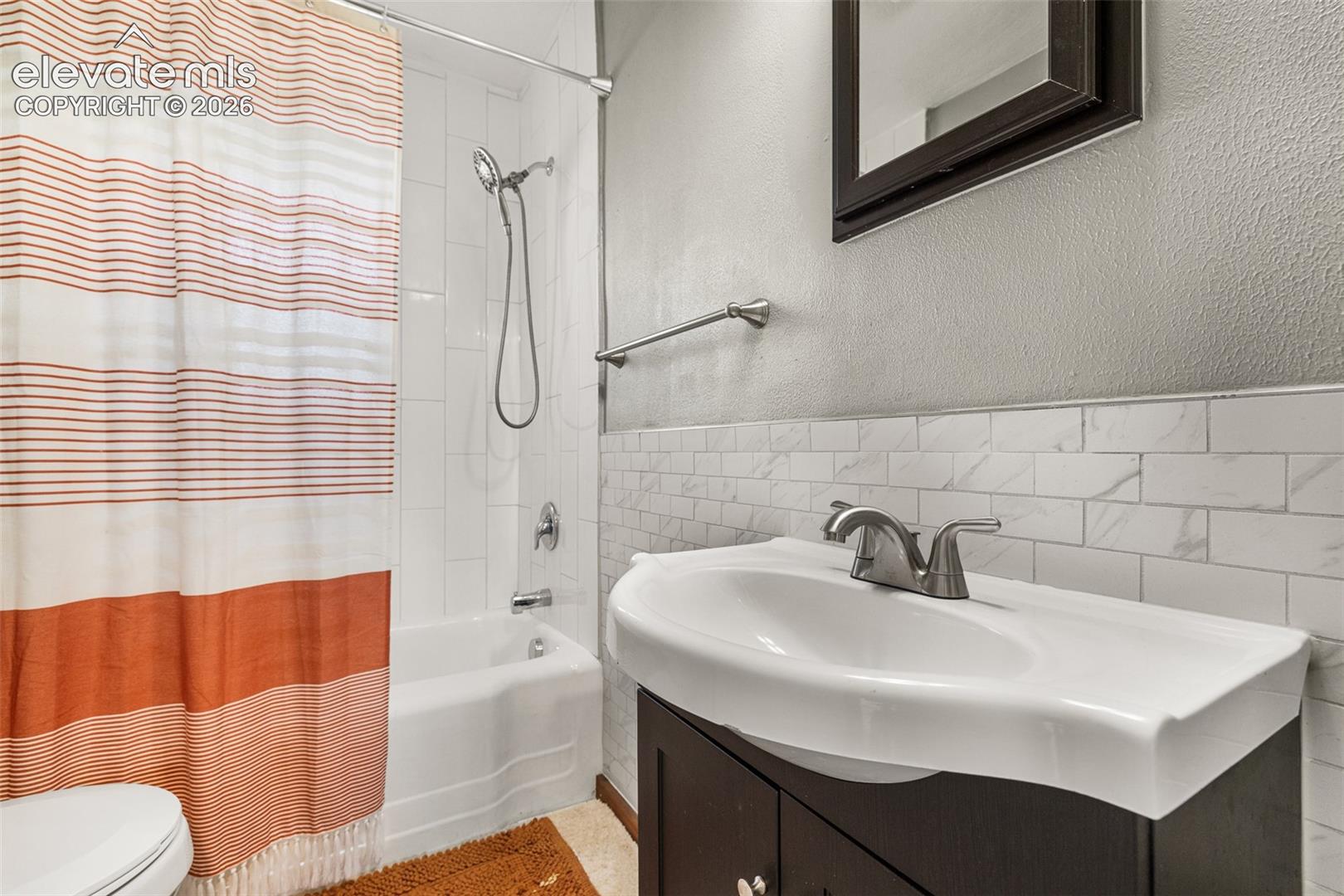 Listing photo 9 for 2330 Cheyenne Avenue