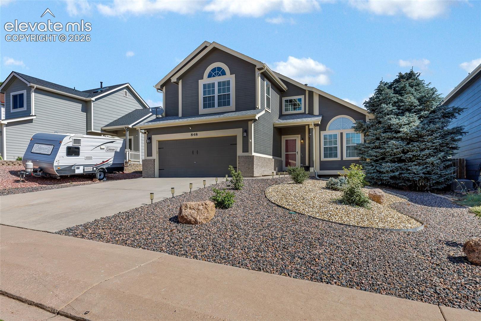 Listing photo 3 for 848 Regent Court