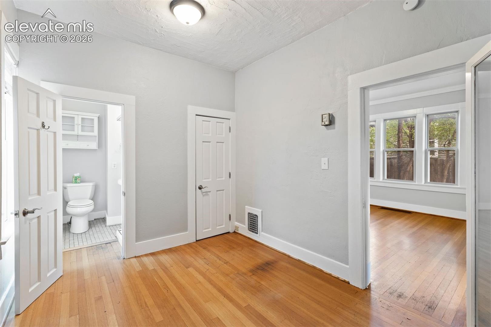 Listing photo 14 for 2309 N Nevada Avenue
