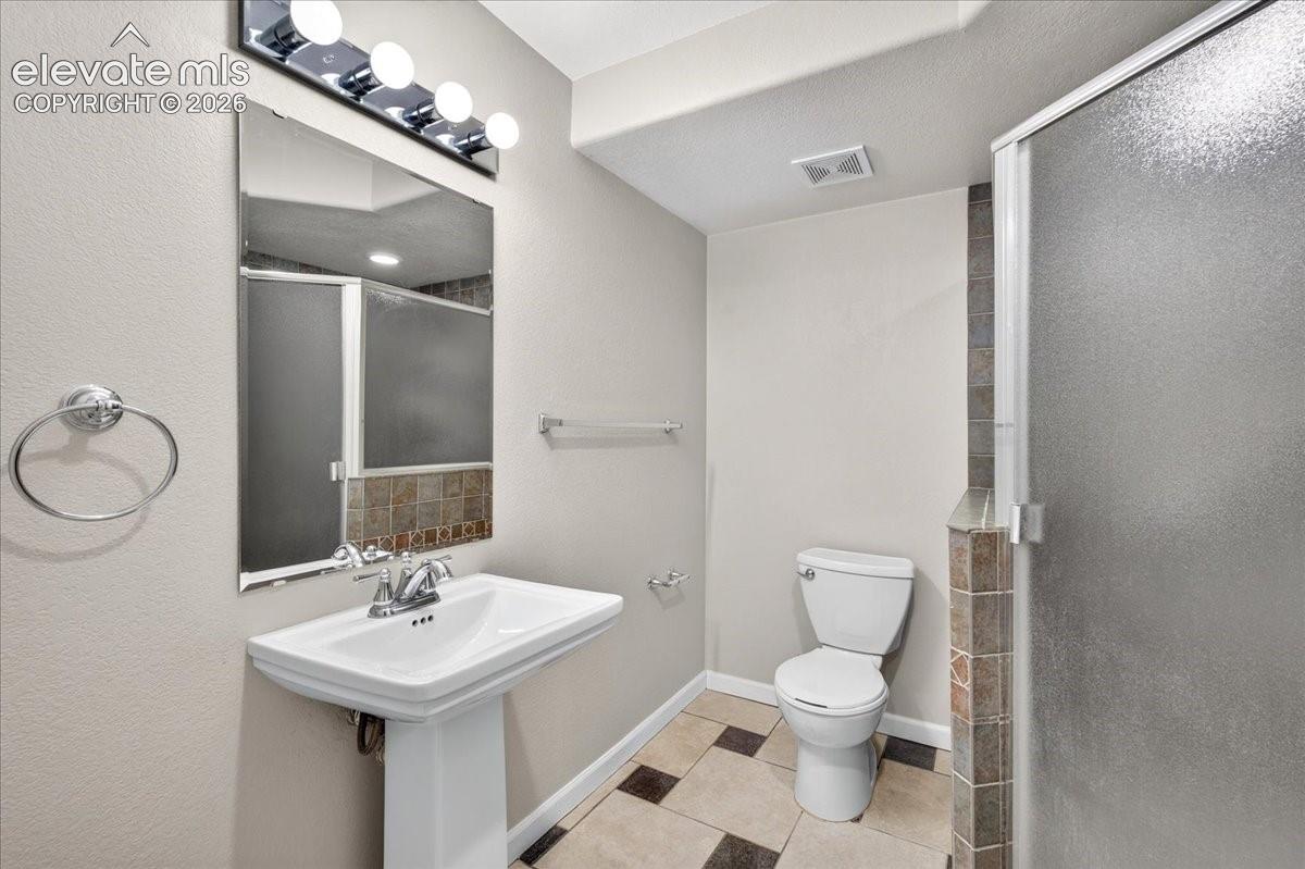 Listing photo 24 for 2409 Capital Drive