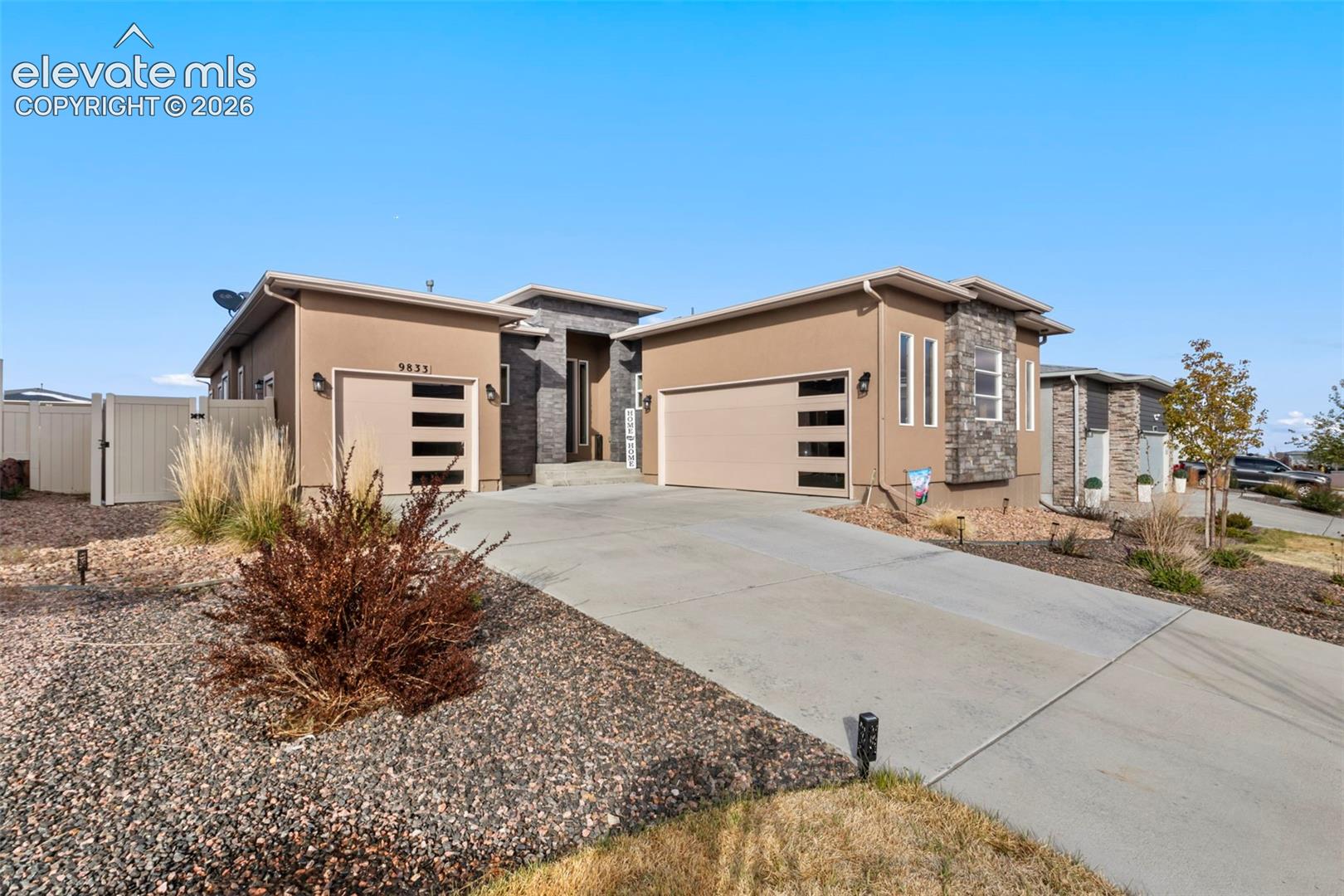 Listing photo 2 for 9833 Marble Canyon Way