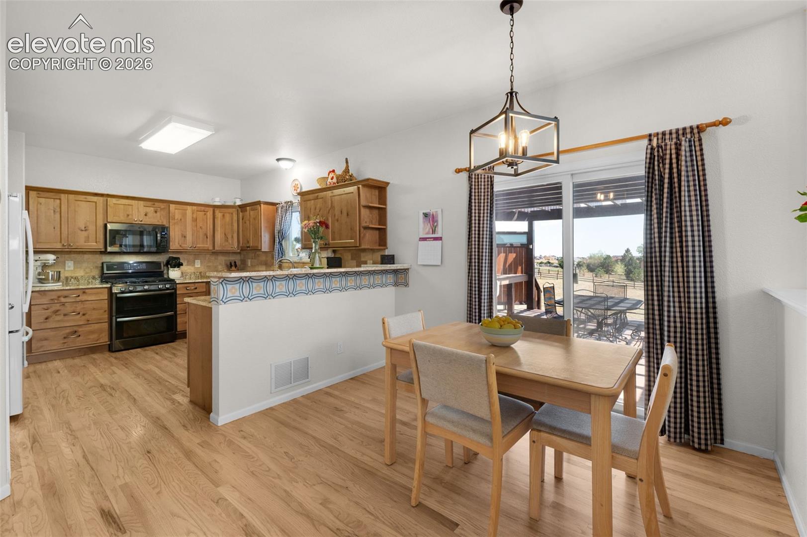 Listing photo 8 for 8965 Theriot Road