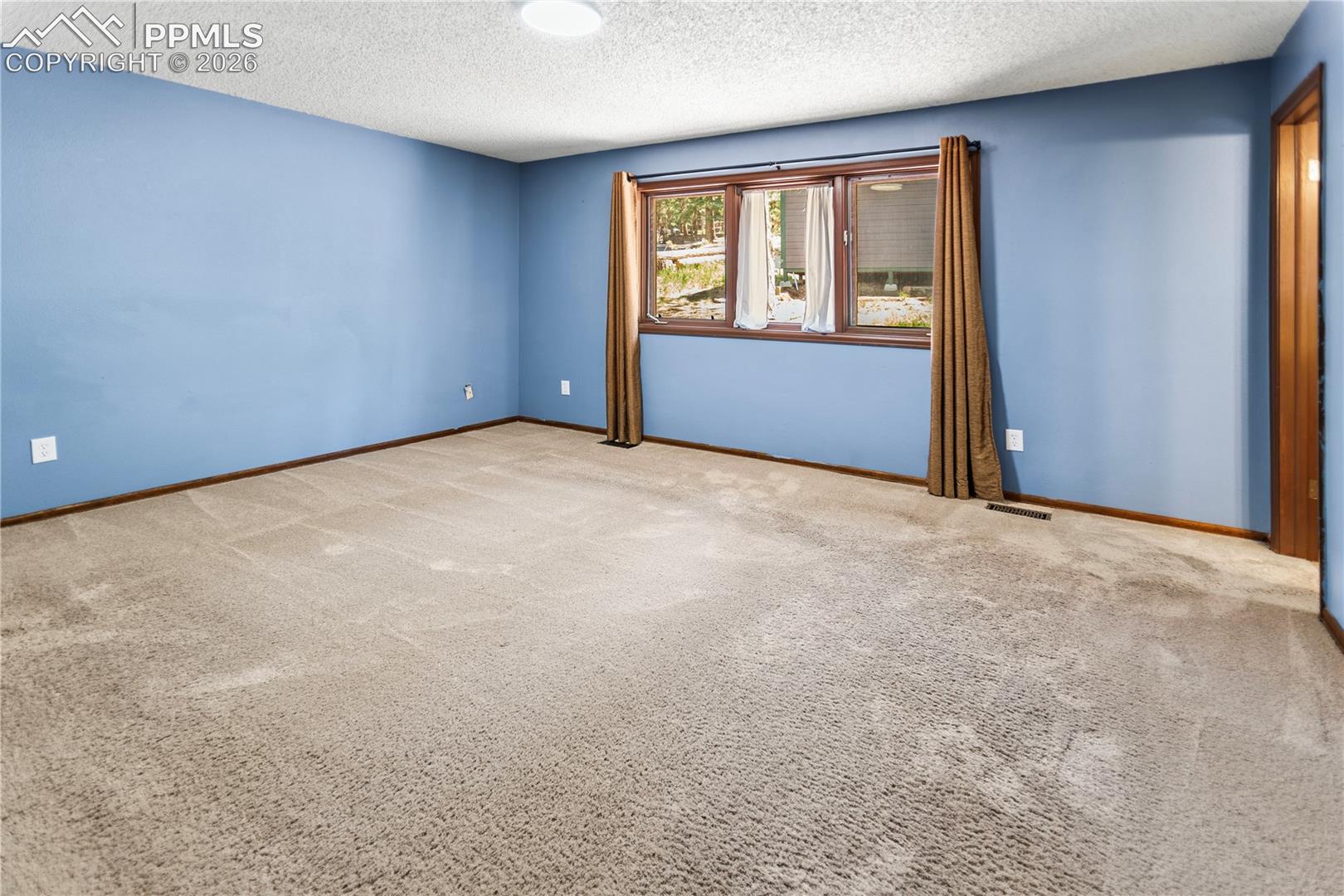 Listing photo 27 for 1129 Forest Hill Road