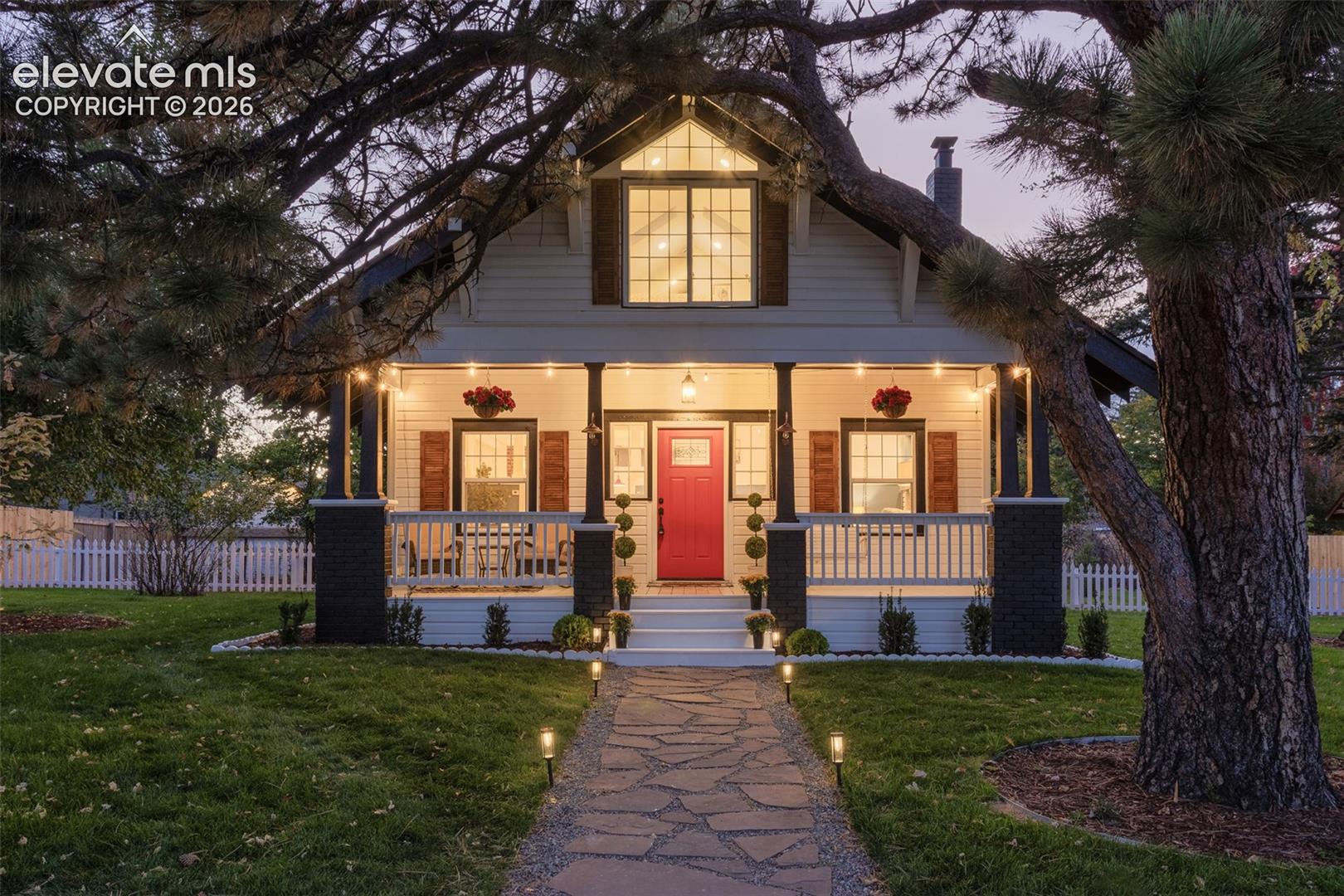 Listing photo 2 for 7801 Valley View Street