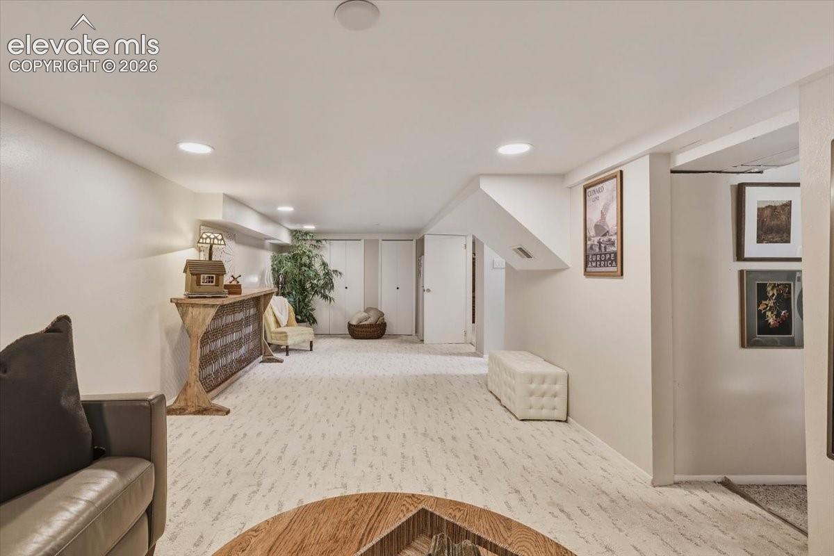 Listing photo 32 for 1510 N El Paso Street