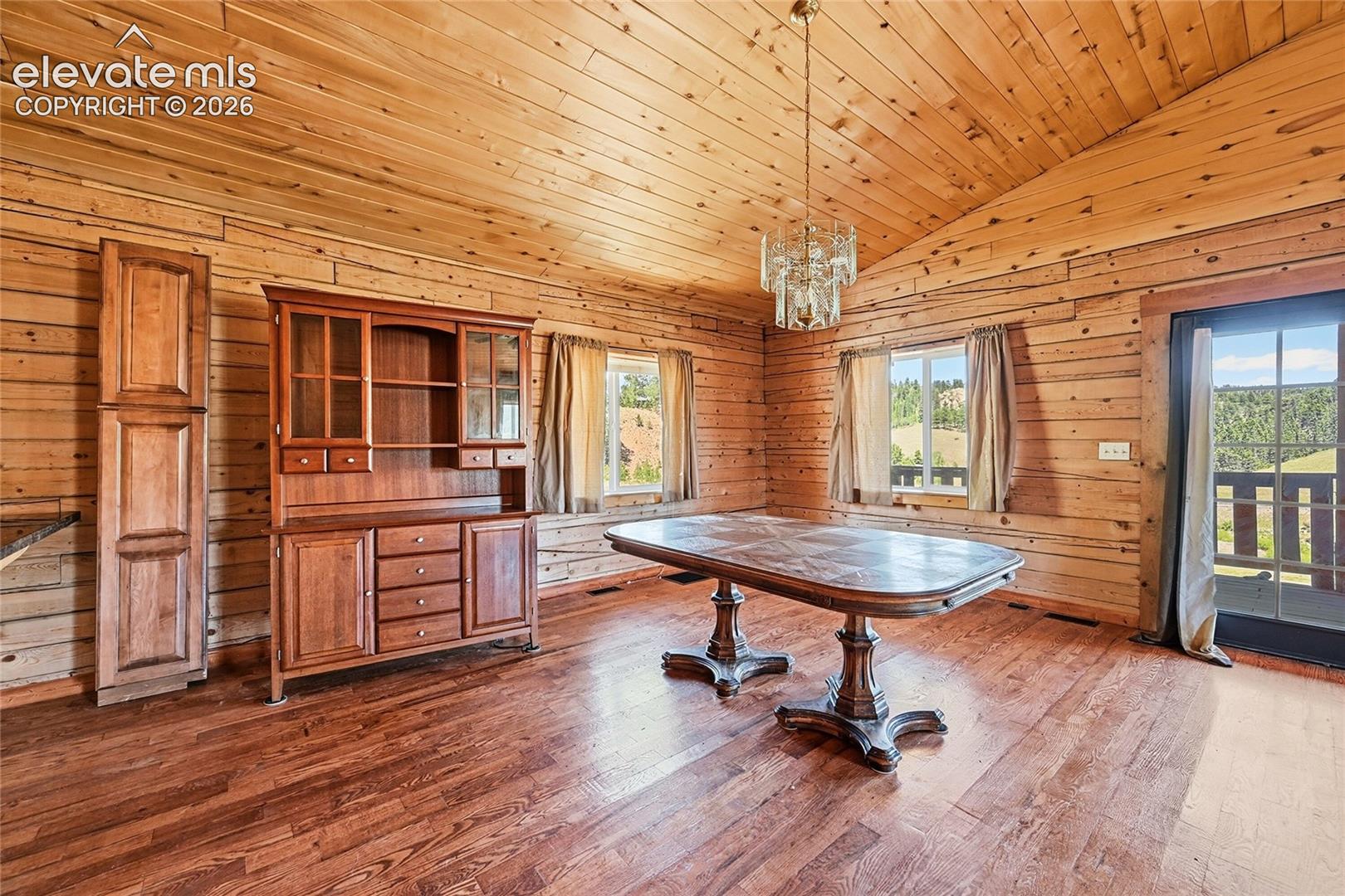 Listing photo 17 for 927 Stonehenge Drive