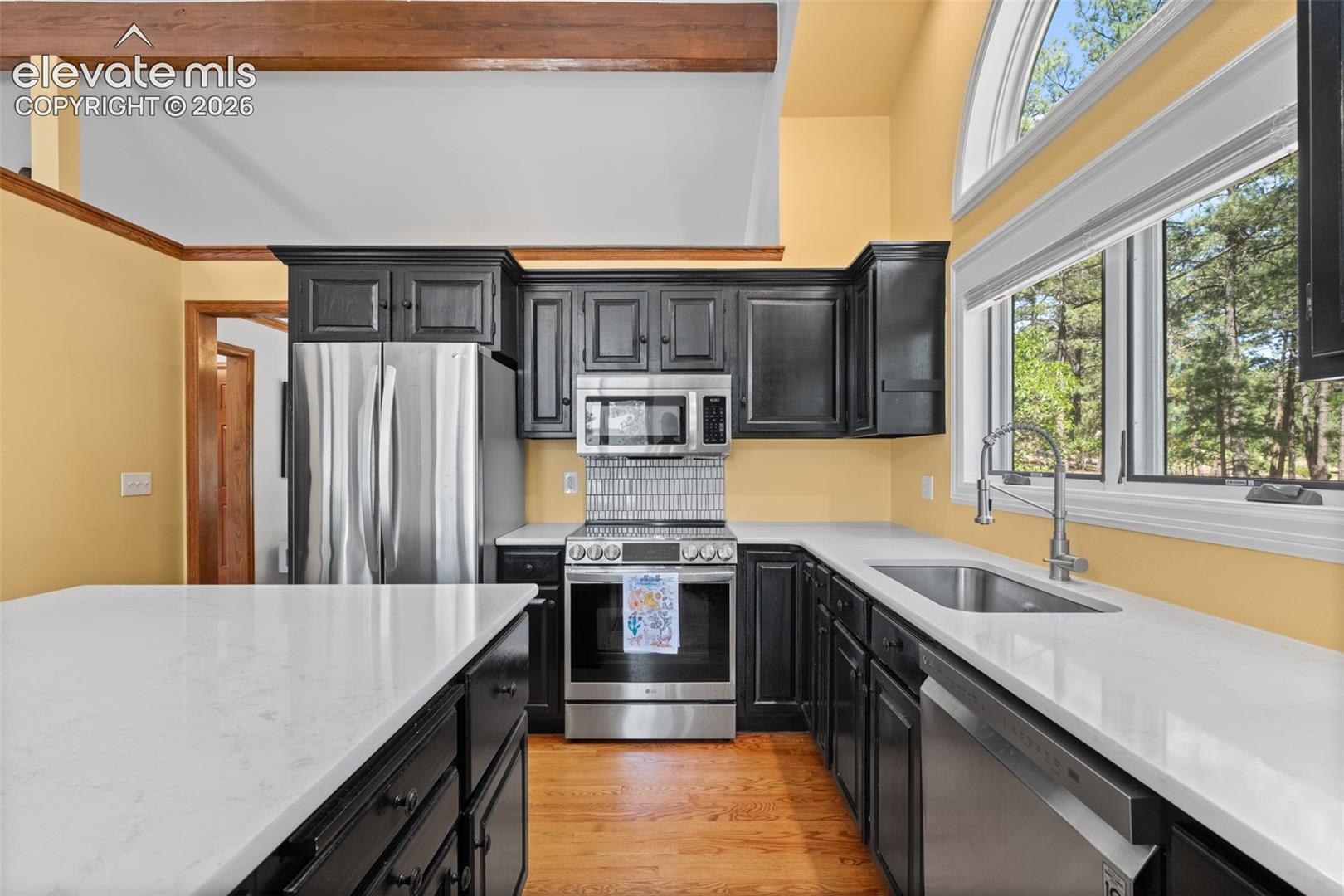 Listing photo 16 for 1675 Oakwood Drive