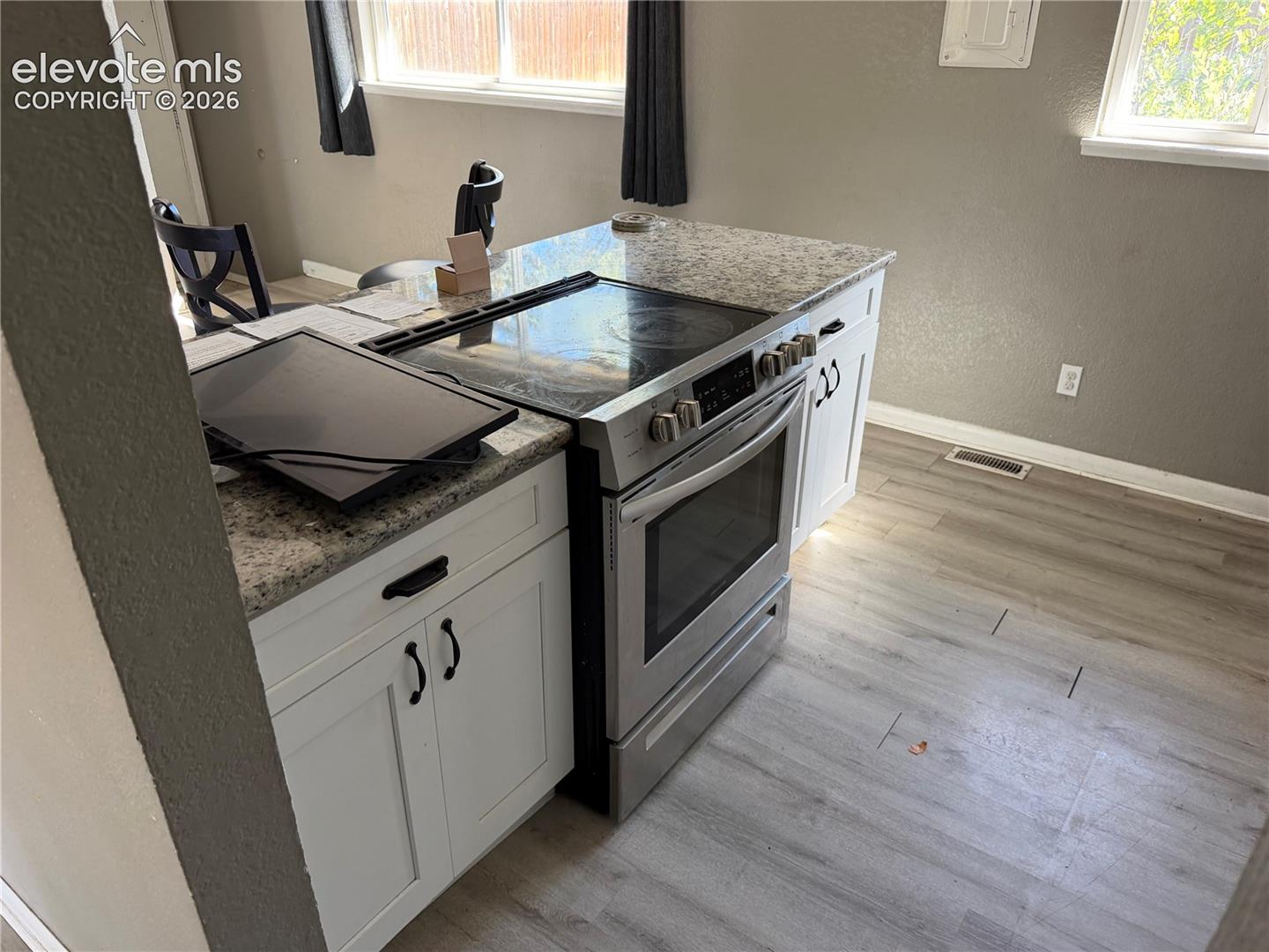 1227 Royale Drive, photo 7