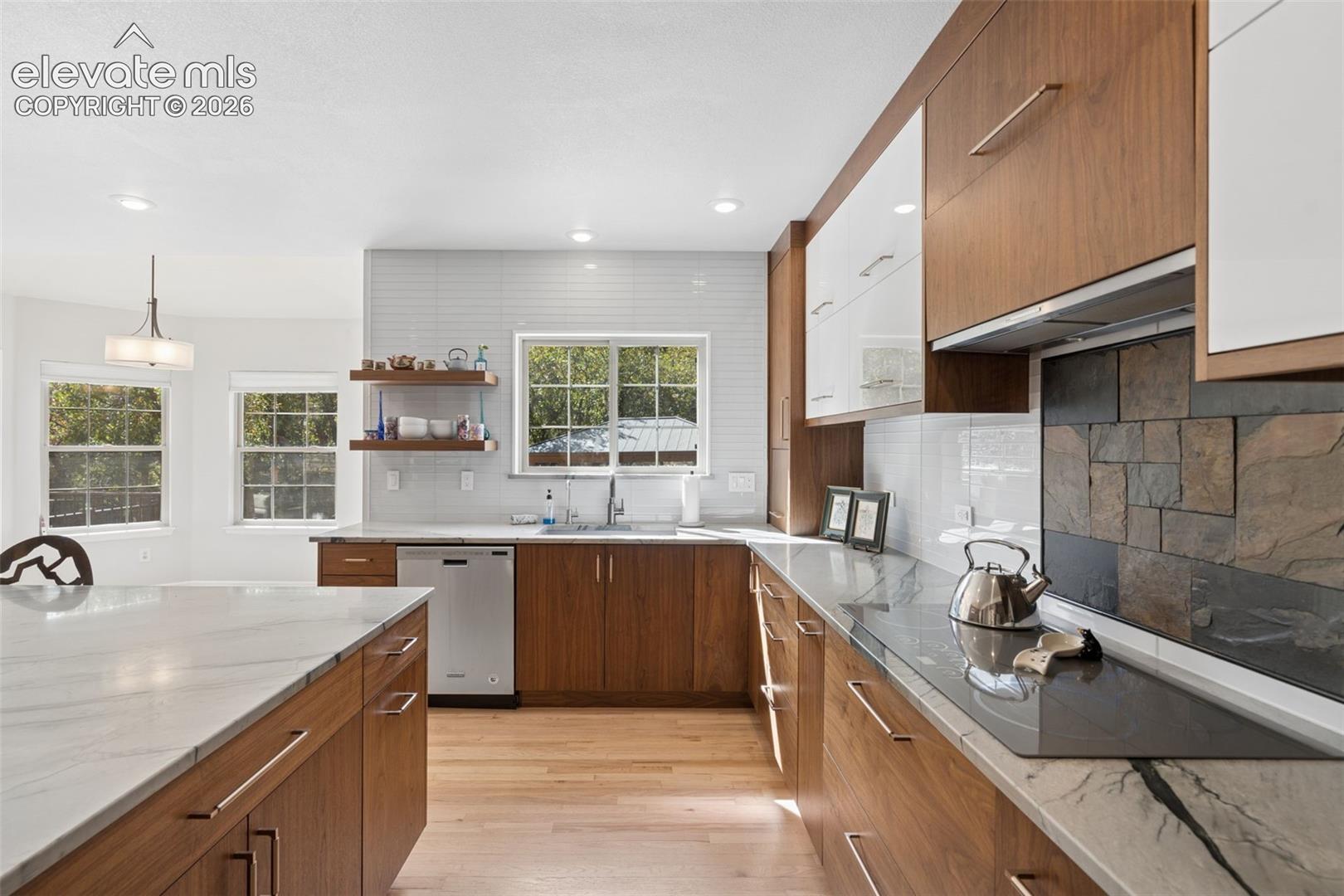 Listing photo 14 for 5830 Broadmoor Bluffs Drive