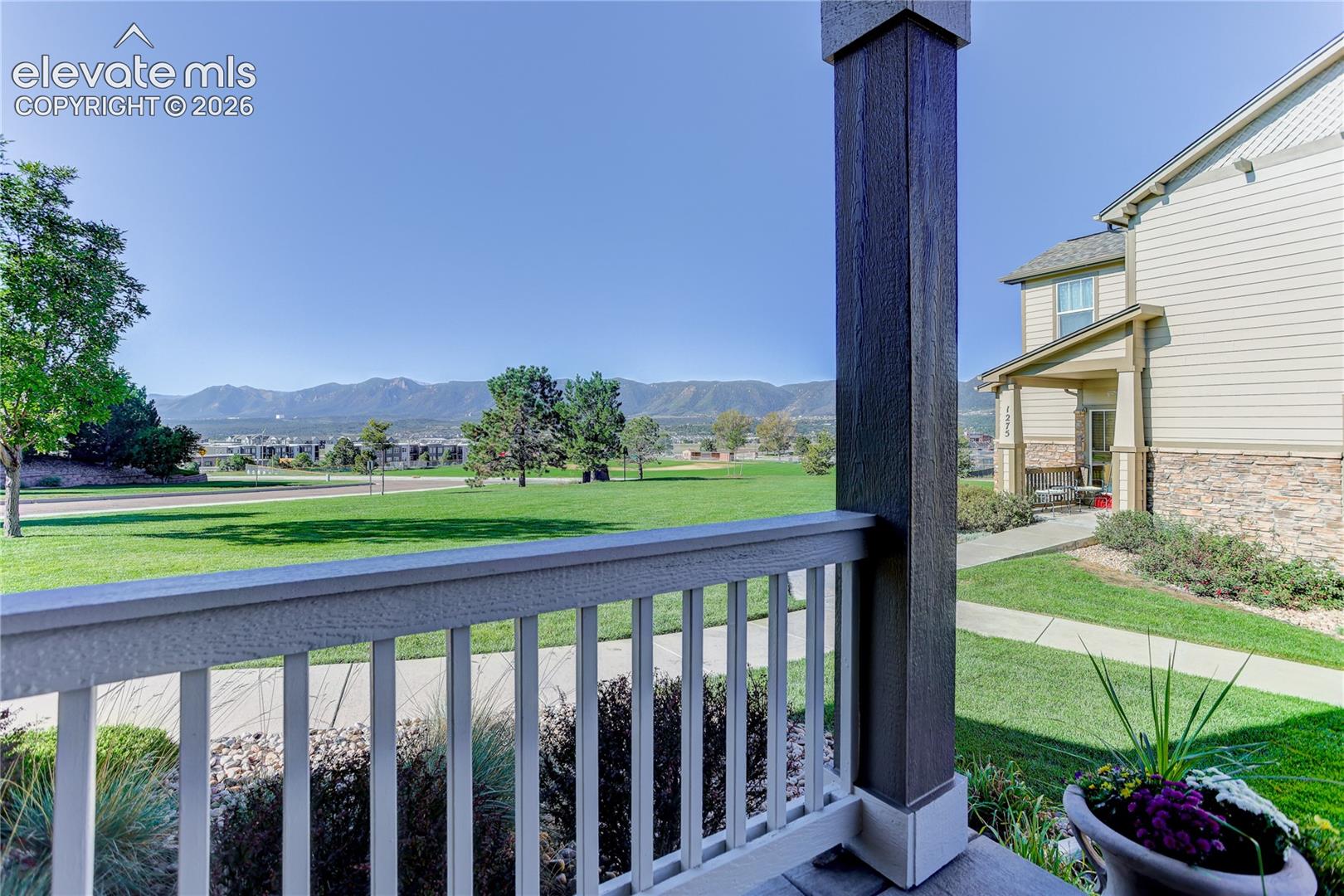 Listing photo 2 for 1269 Walters Point