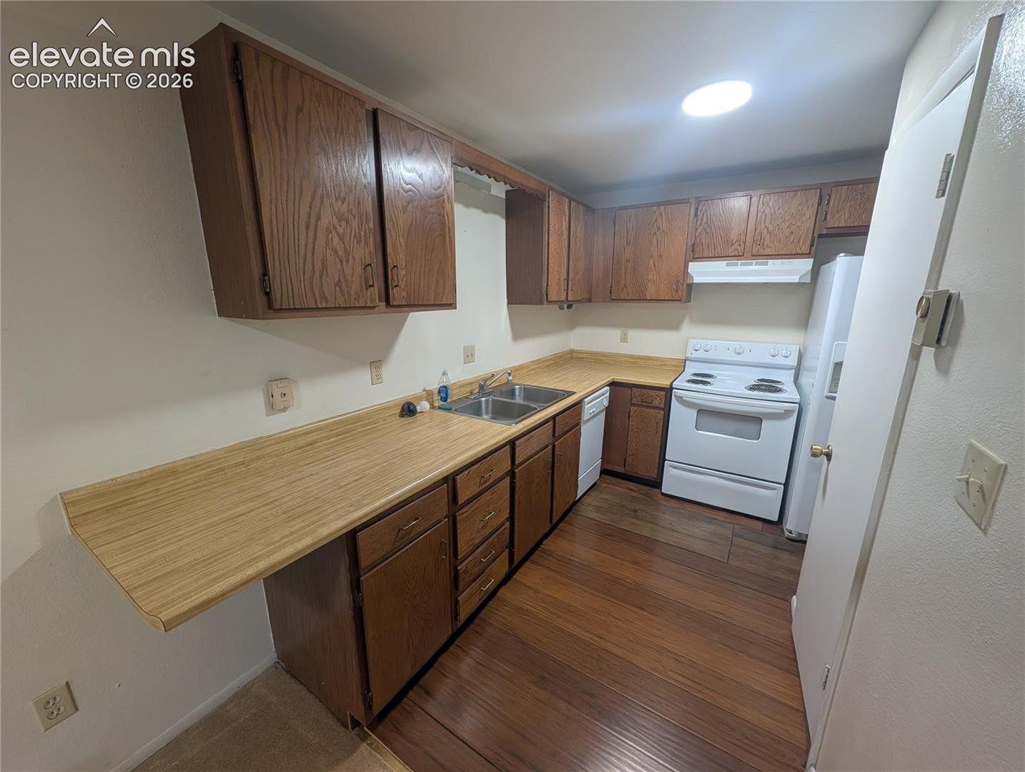 Listing photo 14 for 401 Forest Edge Road A1