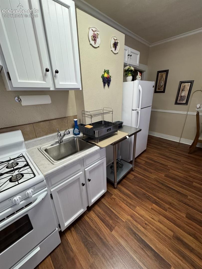 Listing photo 11 for 226 W Abriendo Avenue