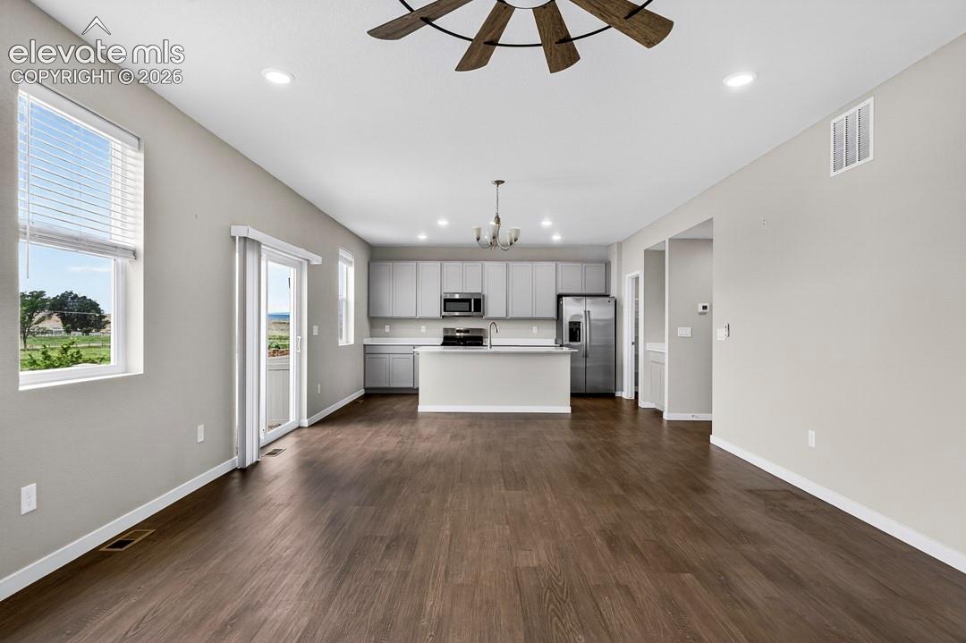 Listing photo 6 for 8435 Frasco Drive