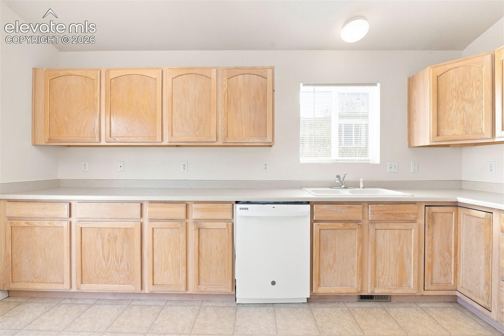 Listing photo 8 for 1076 Linda Mood Drive