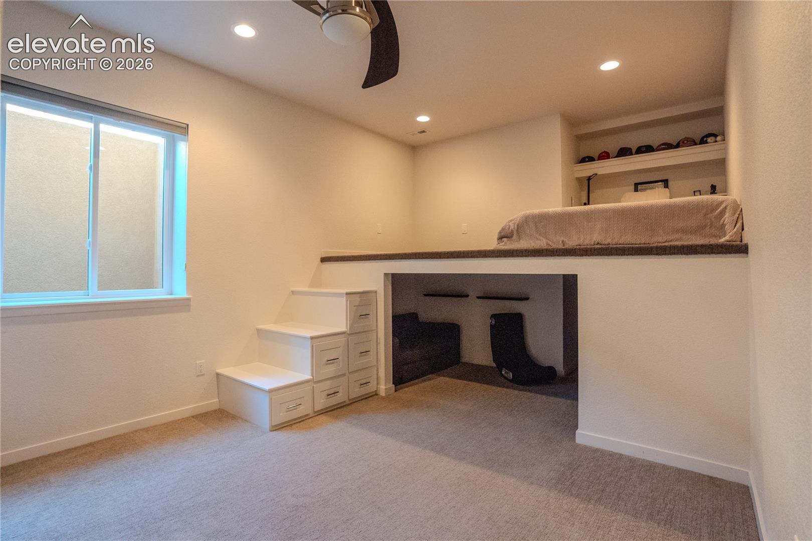 Listing photo 38 for 5638 Venezia Way
