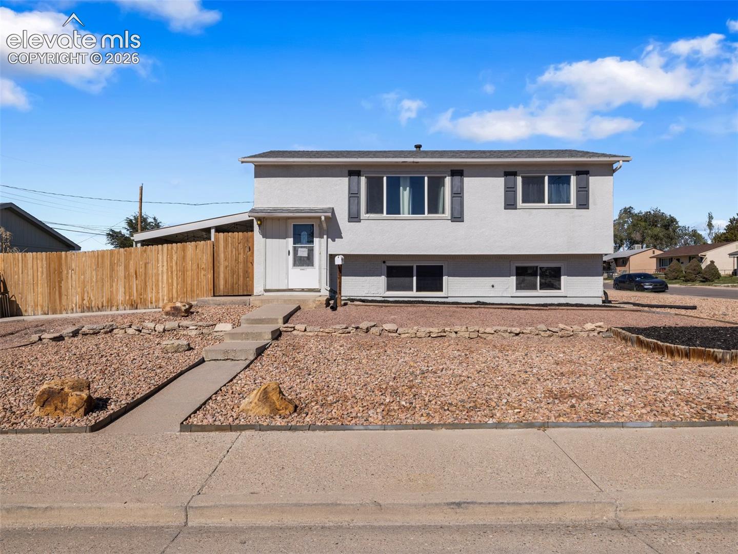 Listing photo 2 for 2303 Cheyenne Avenue