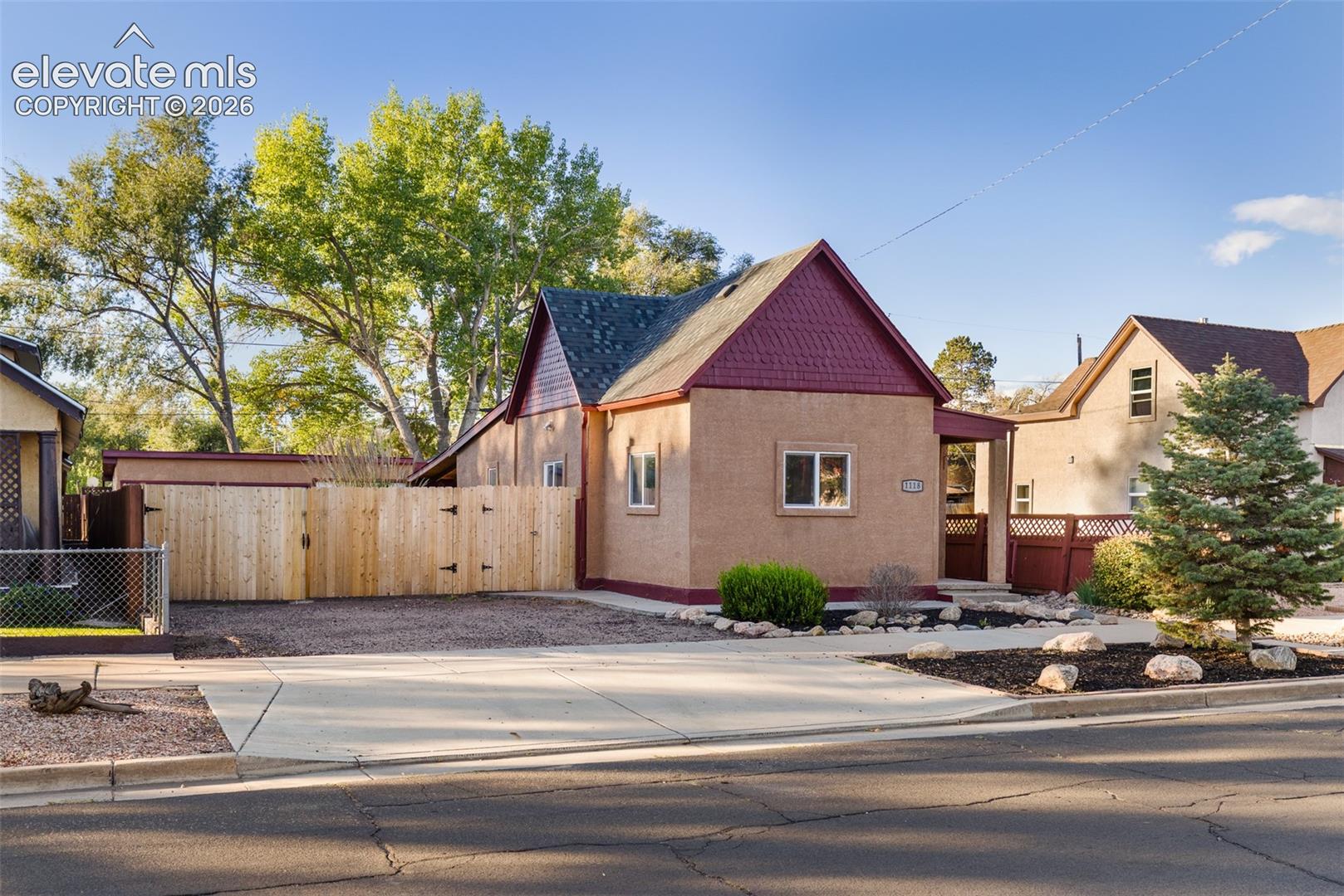 Listing photo 4 for 1118 Arroyo Avenue