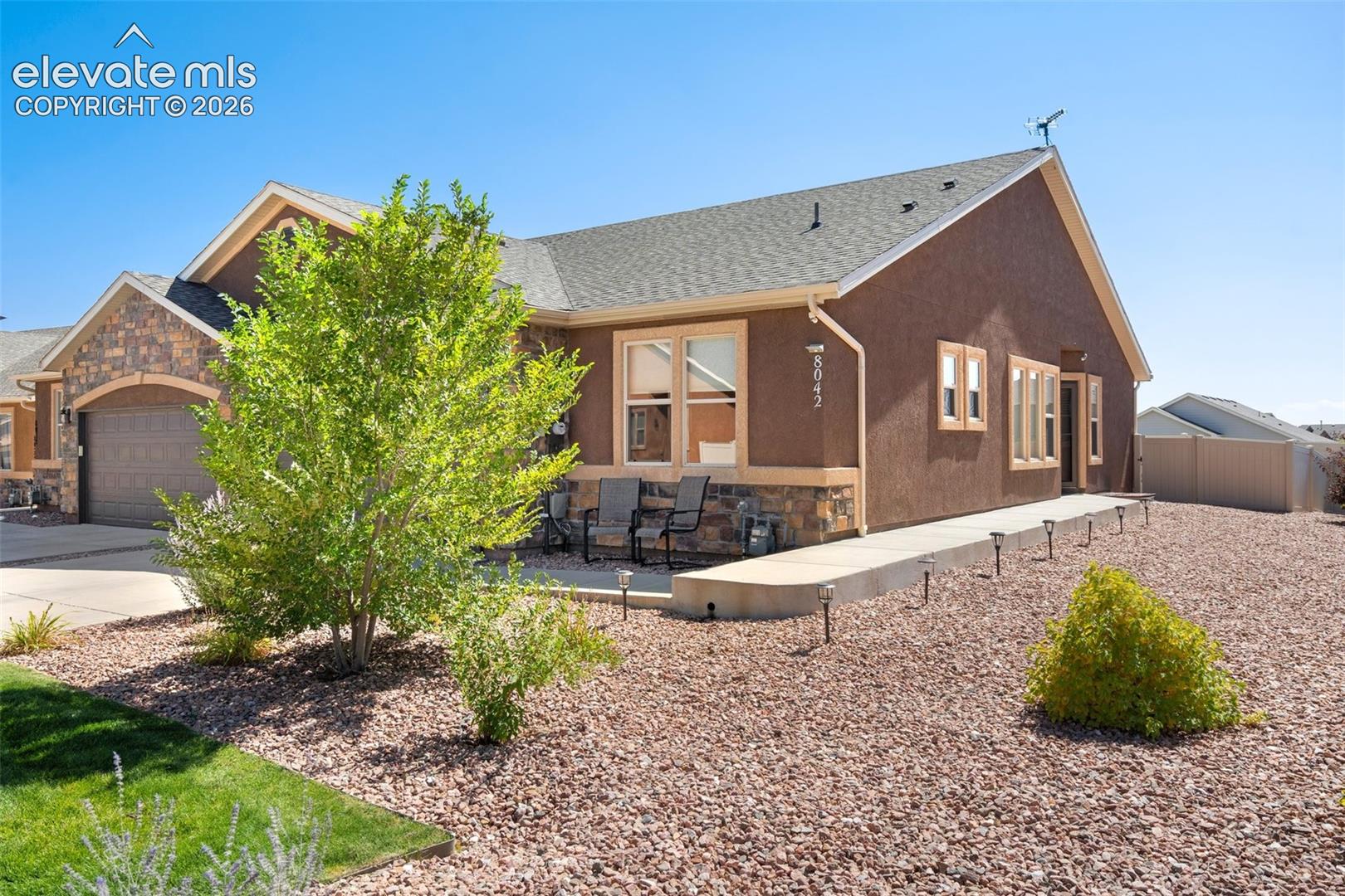 Listing photo 2 for 8042 Potentilla Grove