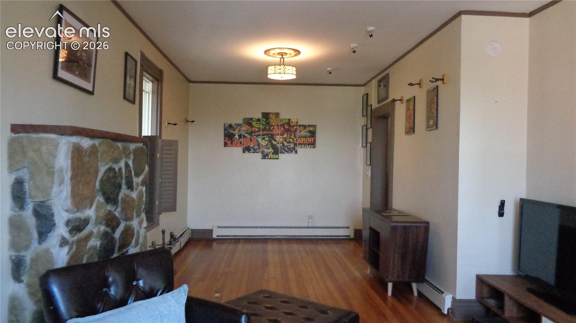 Listing photo 6 for 313 E Golden Avenue