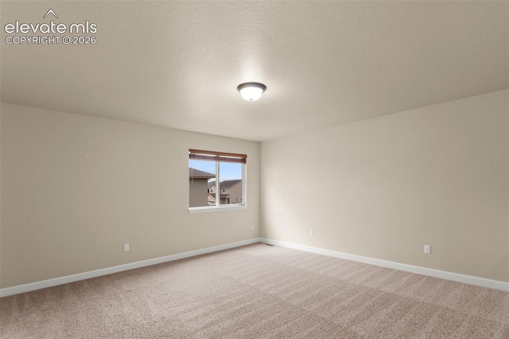 Listing photo 14 for 7551 Dutch Loop