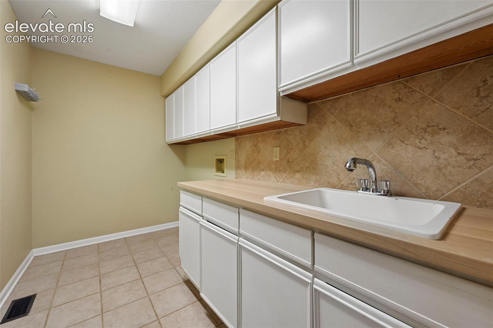 Listing photo 19 for 5365 Broadmoor Bluffs Drive