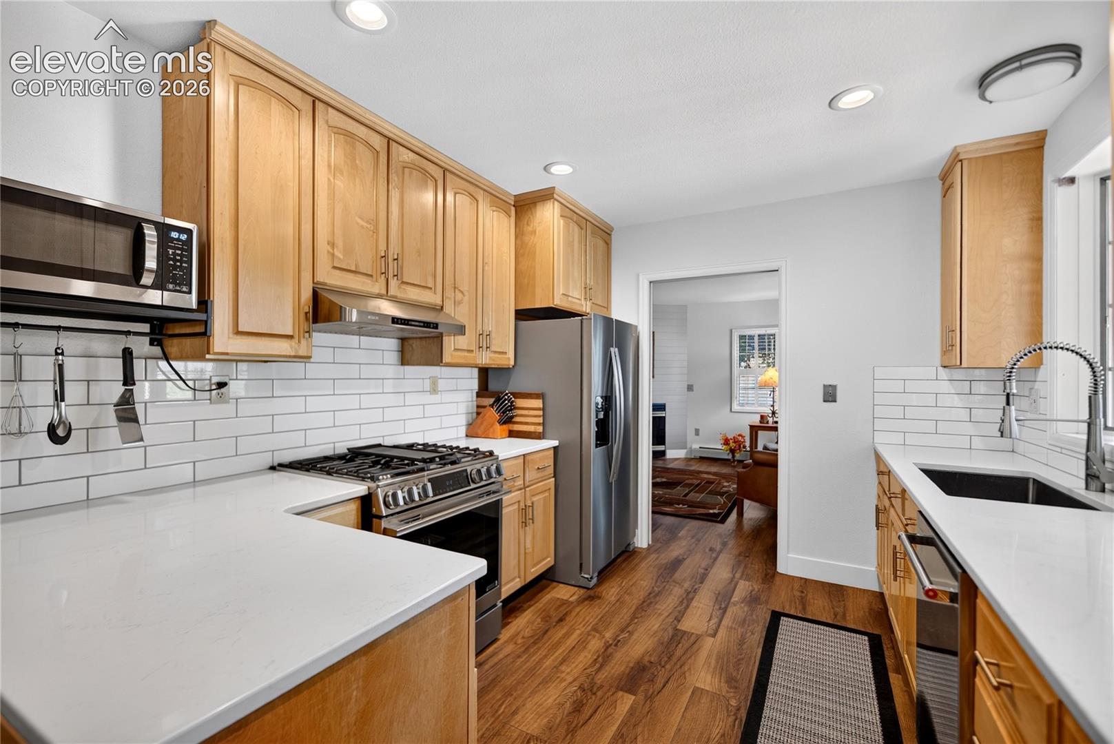 2204 Cascade Avenue, photo 6