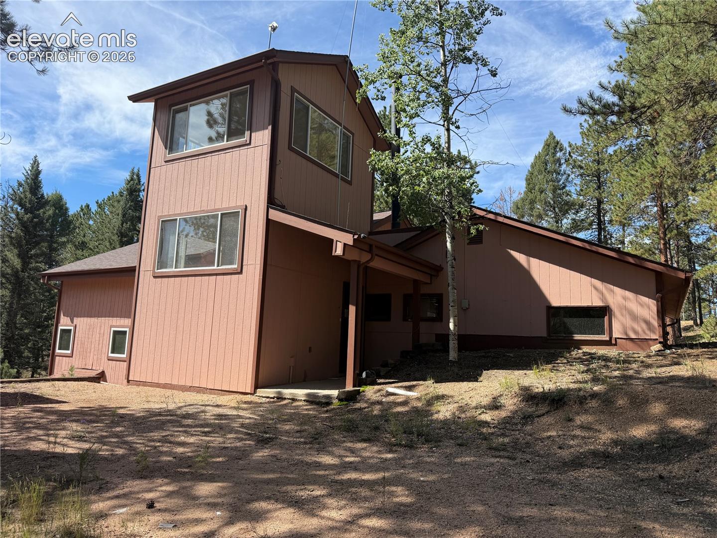 Listing photo 2 for 124 Trout Creek Drive