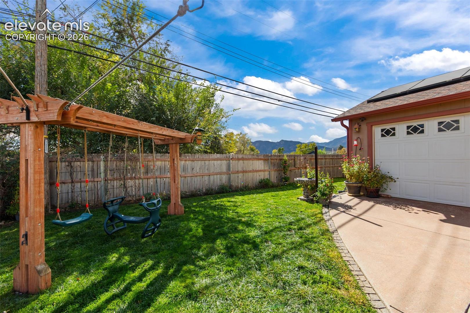 Listing photo 27 for 2227 Saranac Drive