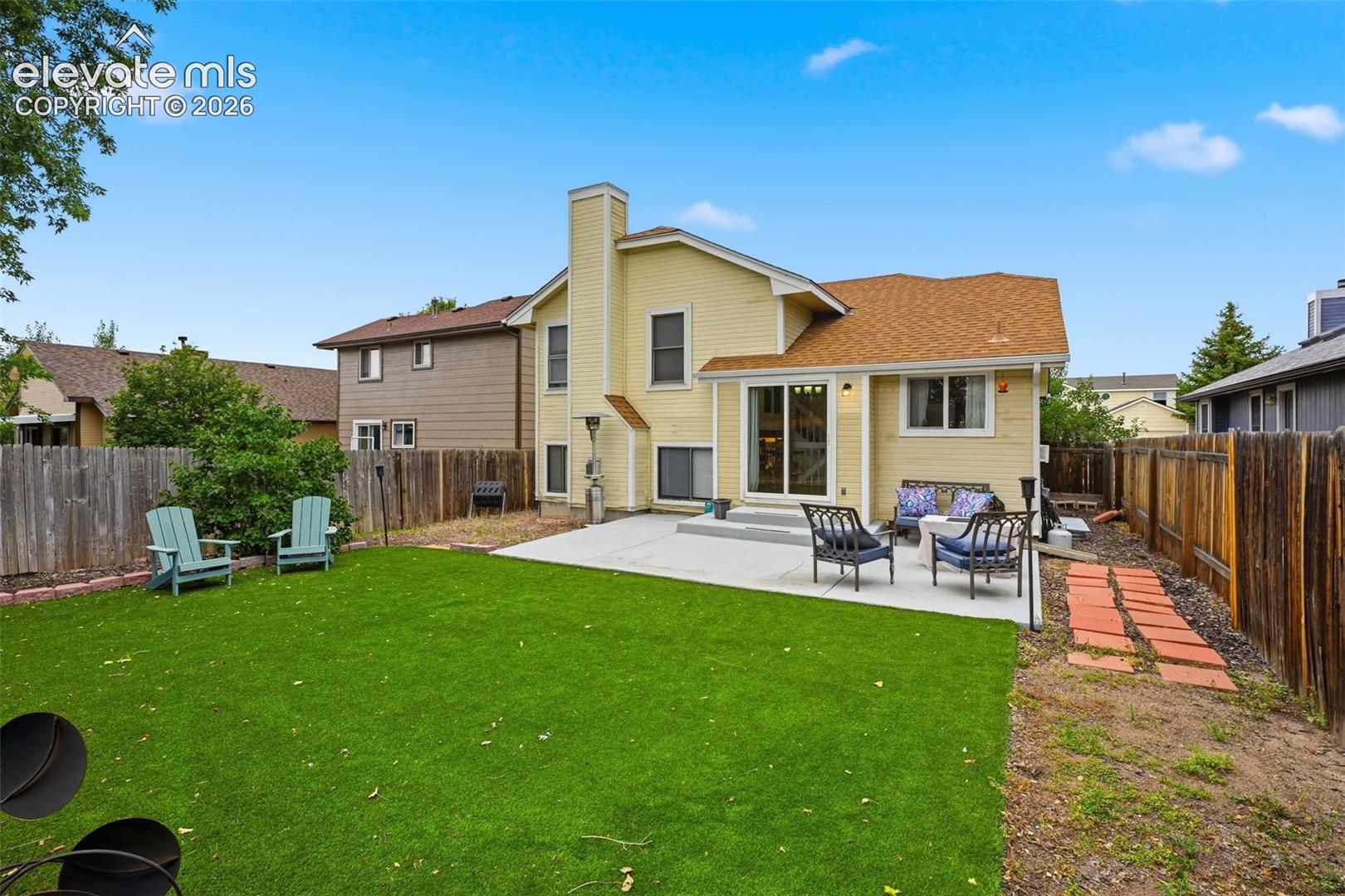 Listing photo 6 for 8219 Steadman Drive