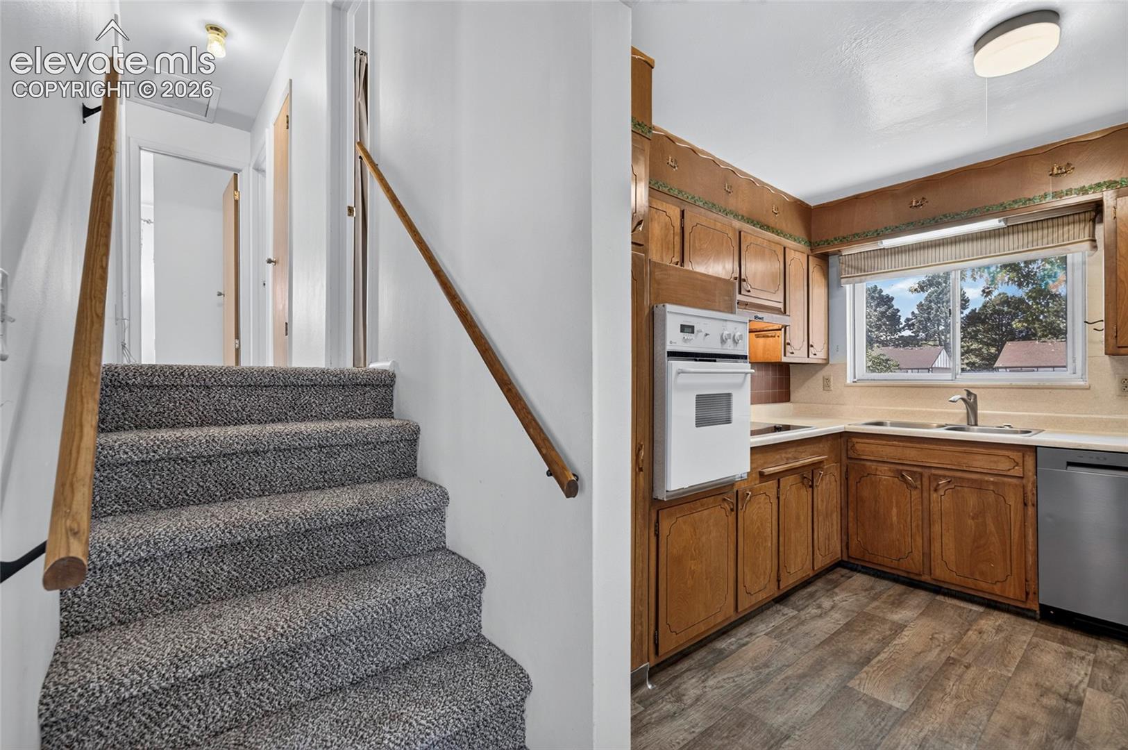Listing photo 8 for 2014 Wold Avenue