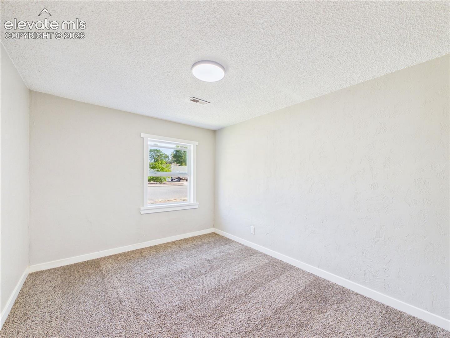 Listing photo 28 for 1530 N Norwood Avenue