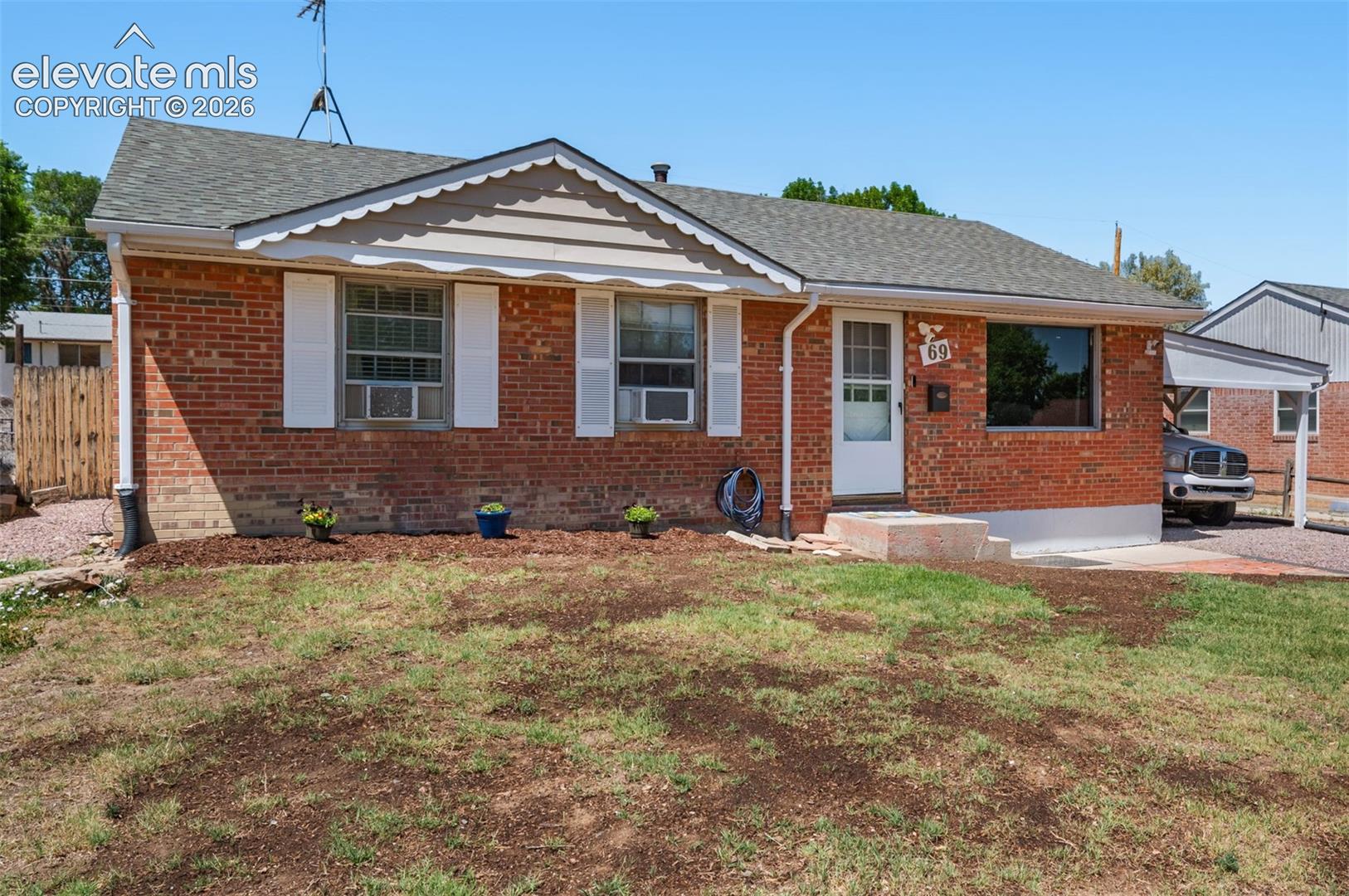 Listing photo 23 for 69 Hanson Lane