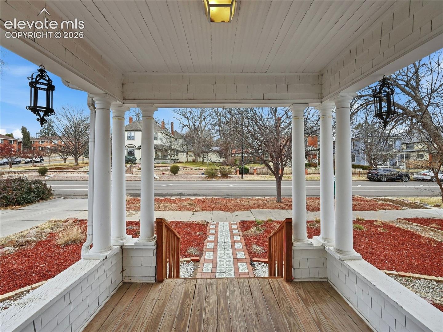 Listing photo 2 for 1912 N Greenwood Street
