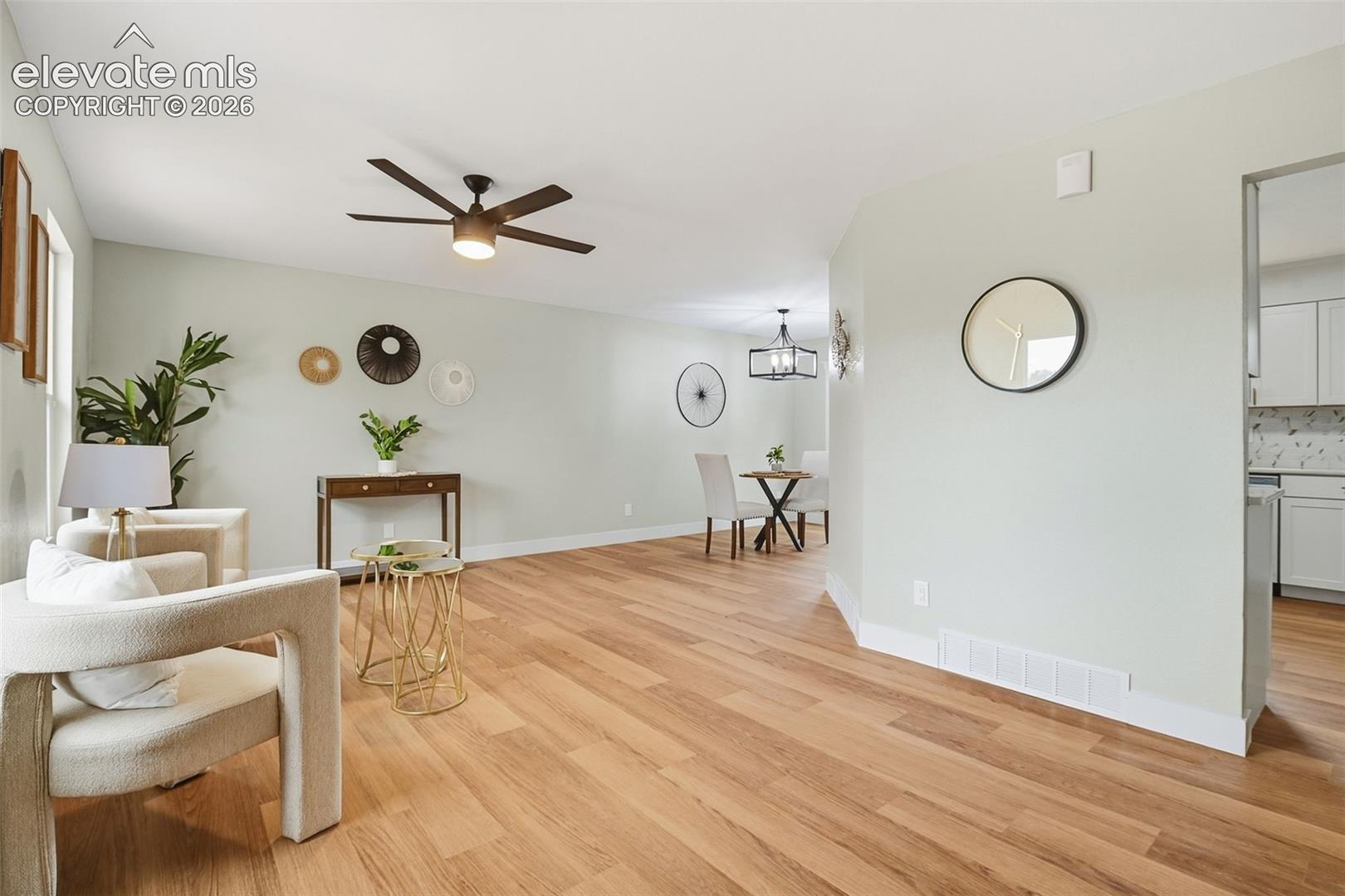 Listing photo 9 for 960 Crandall Drive