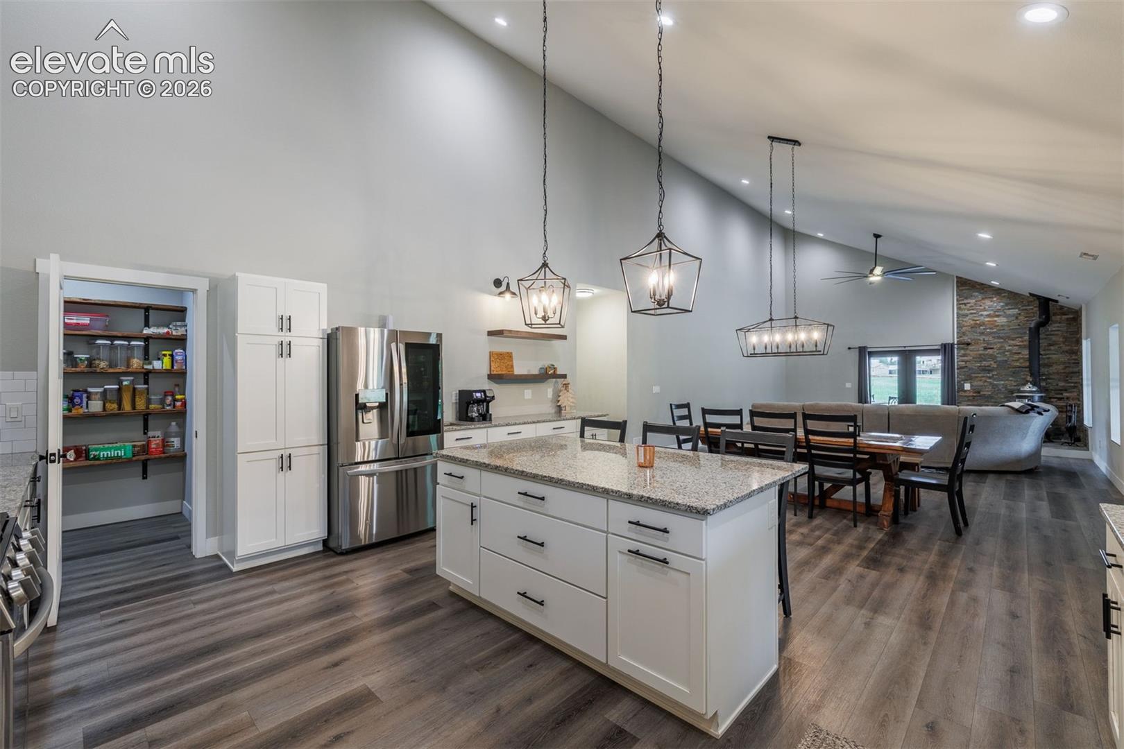 Listing photo 18 for 412 Obsidian Drive