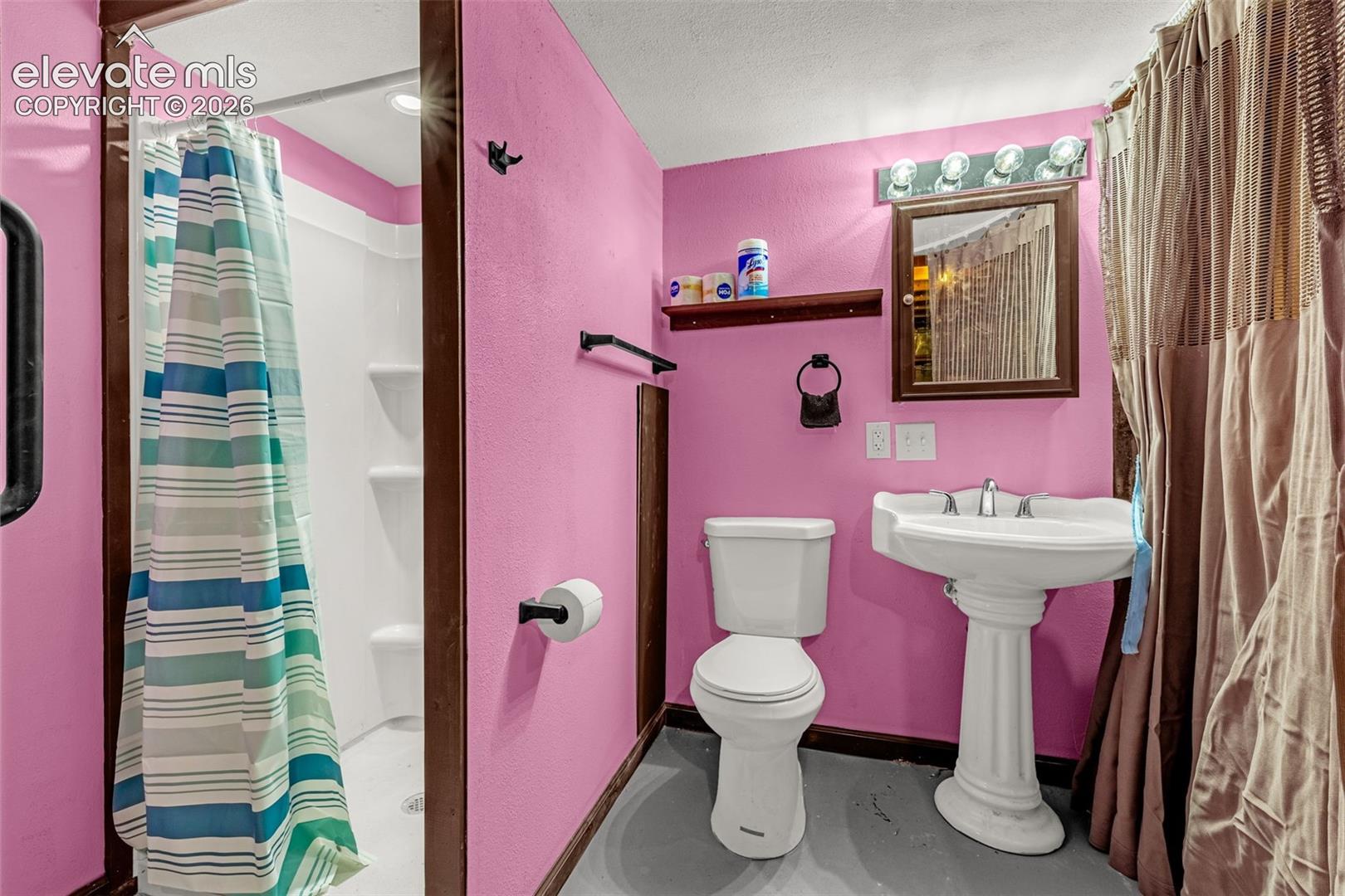 Listing photo 17 for 613 Wheat Field Road