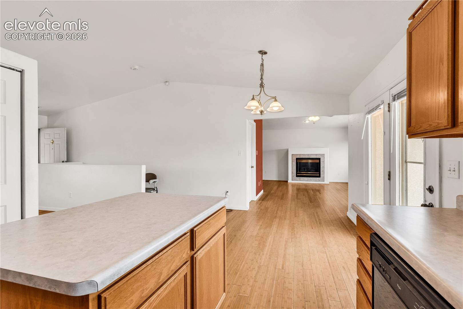 Listing photo 10 for 508 S Bayfield Avenue