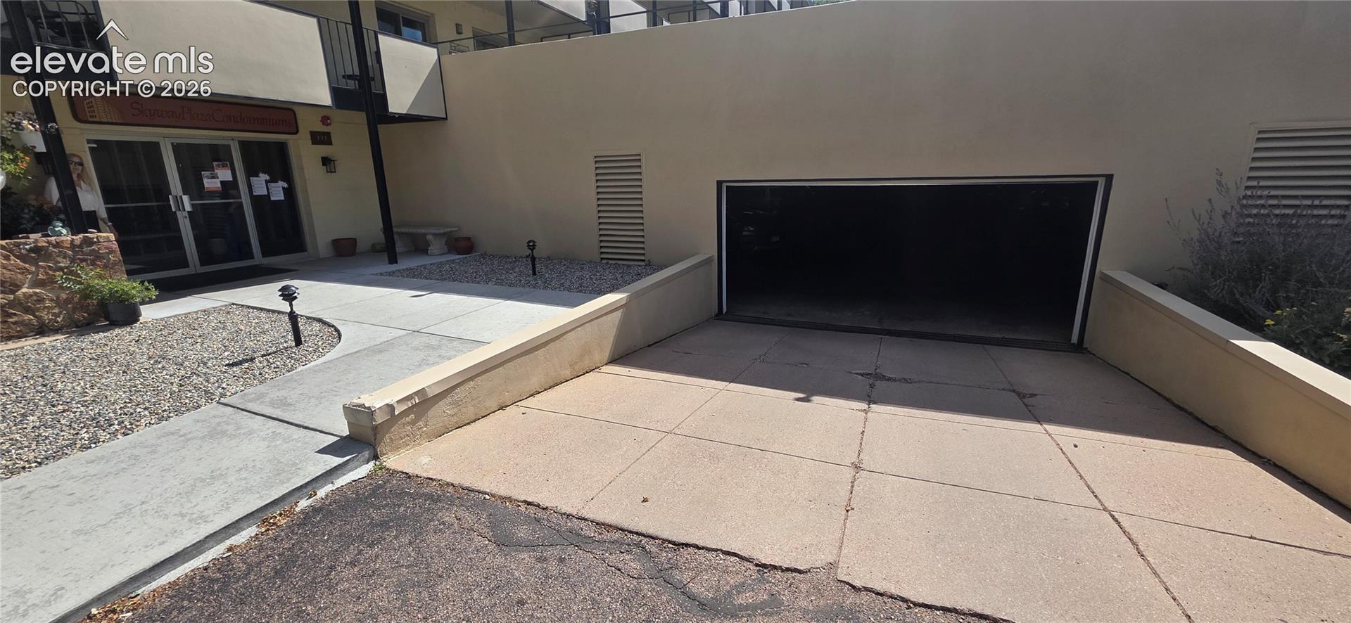 777 Saturn Drive, photo 29