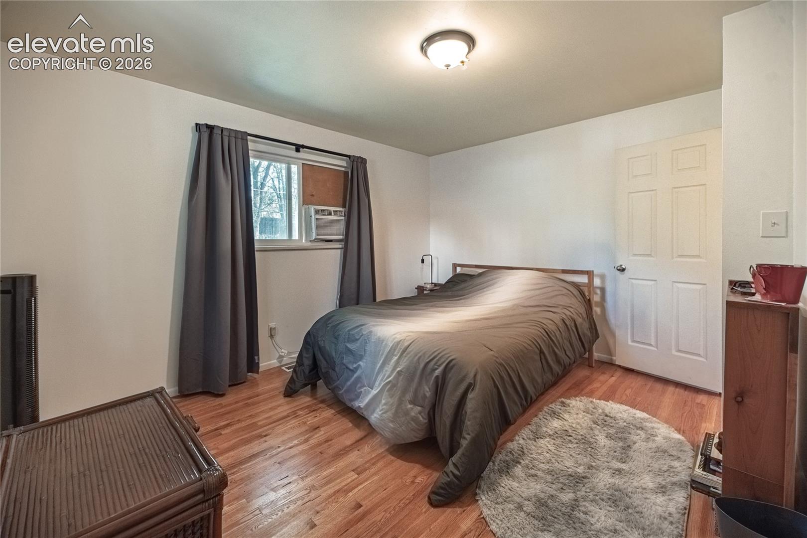 Listing photo 21 for 2512 E La Salle Street